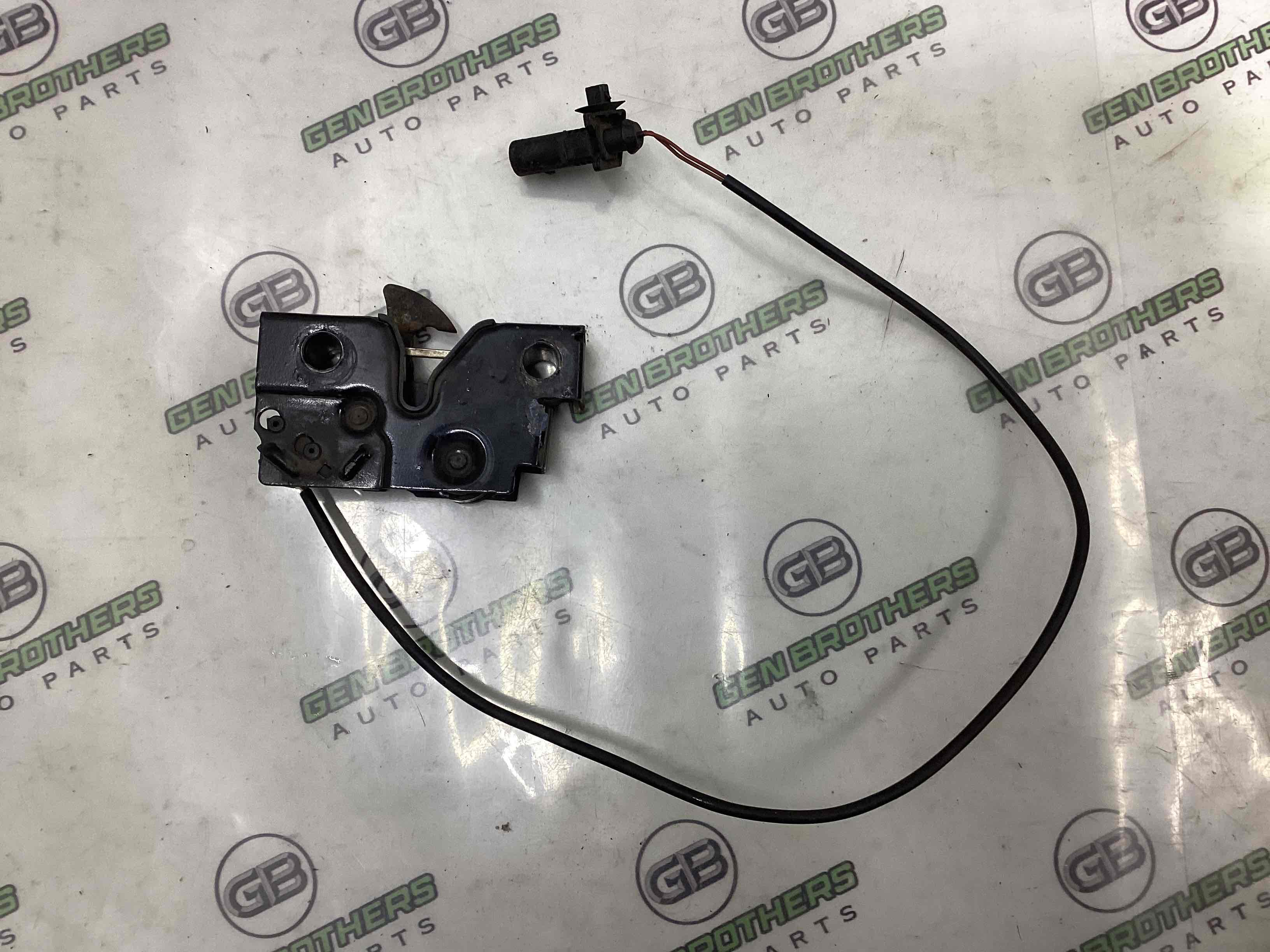 Замок капота, трос капота