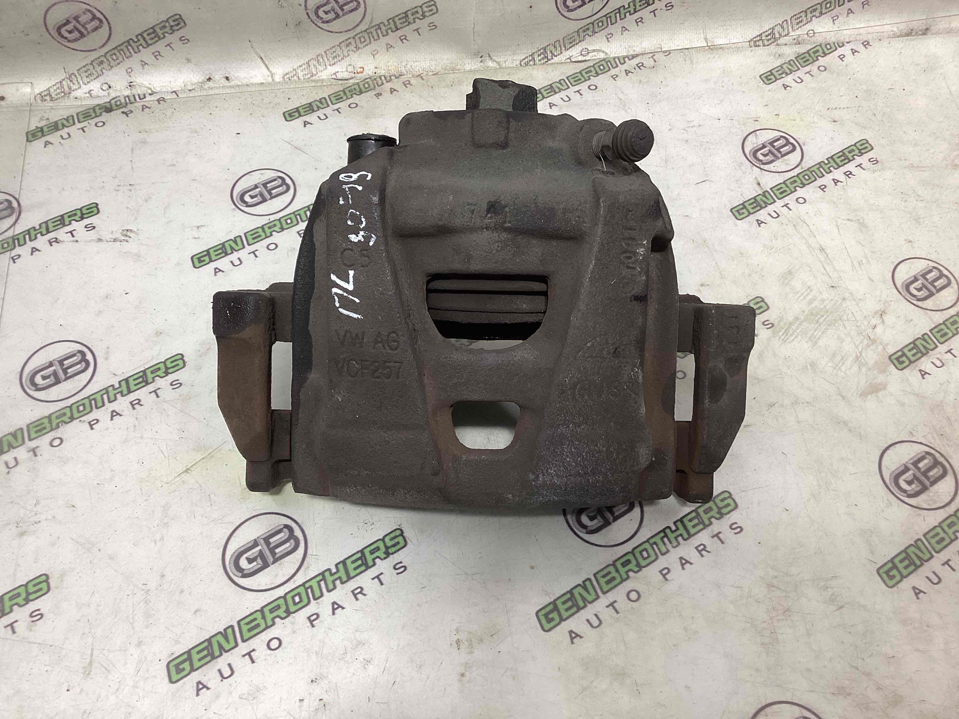 Супорт передній лівий