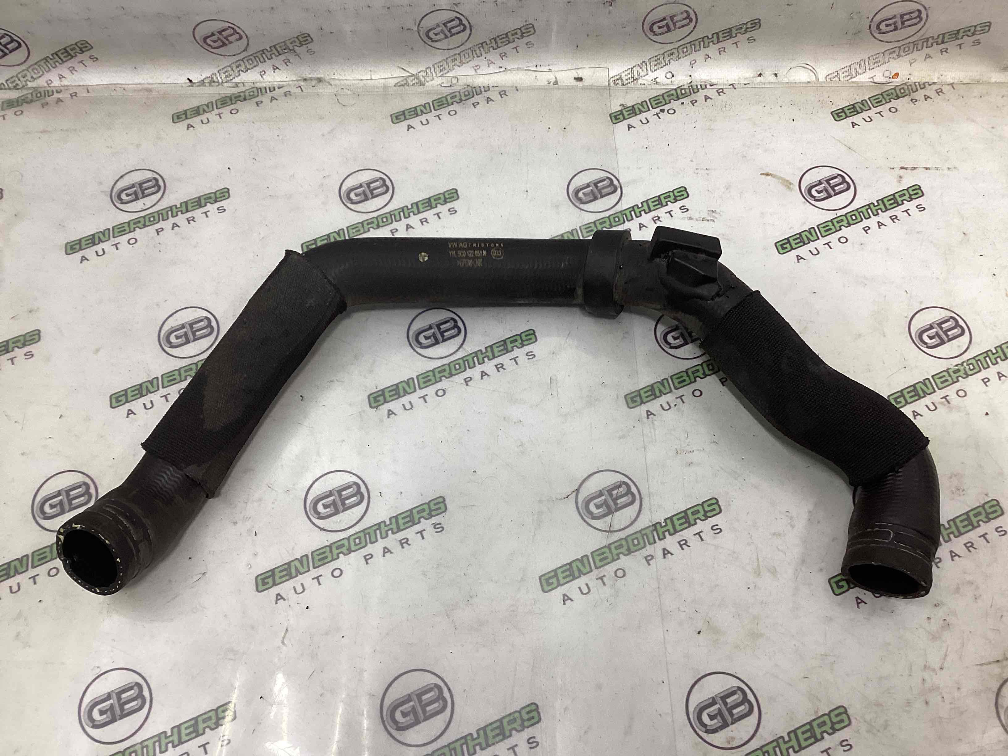 Патрубок трубопровід, шланг