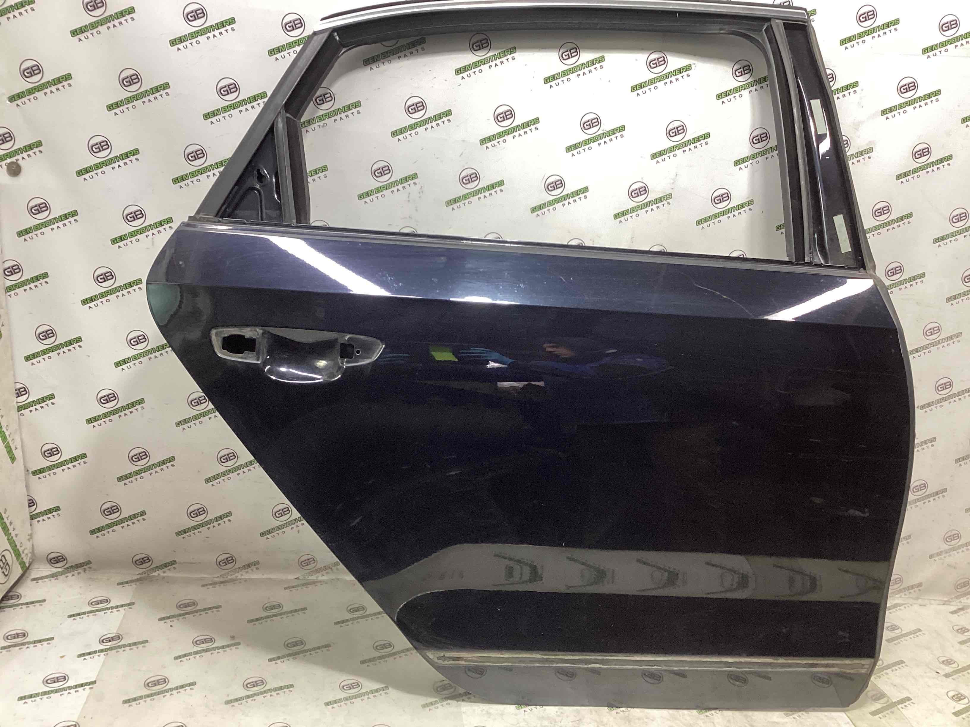 Двері задні права