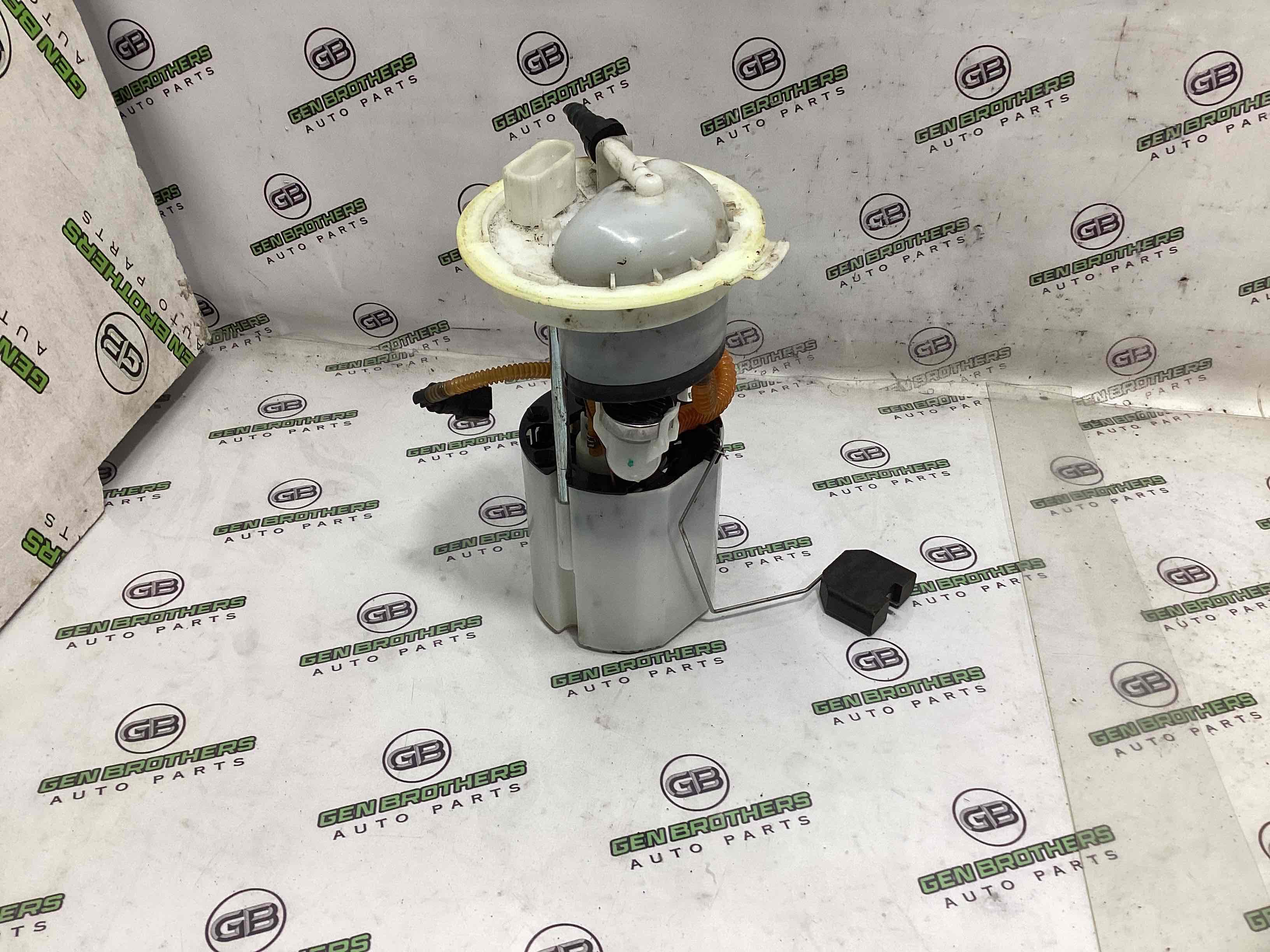 Насос паливний