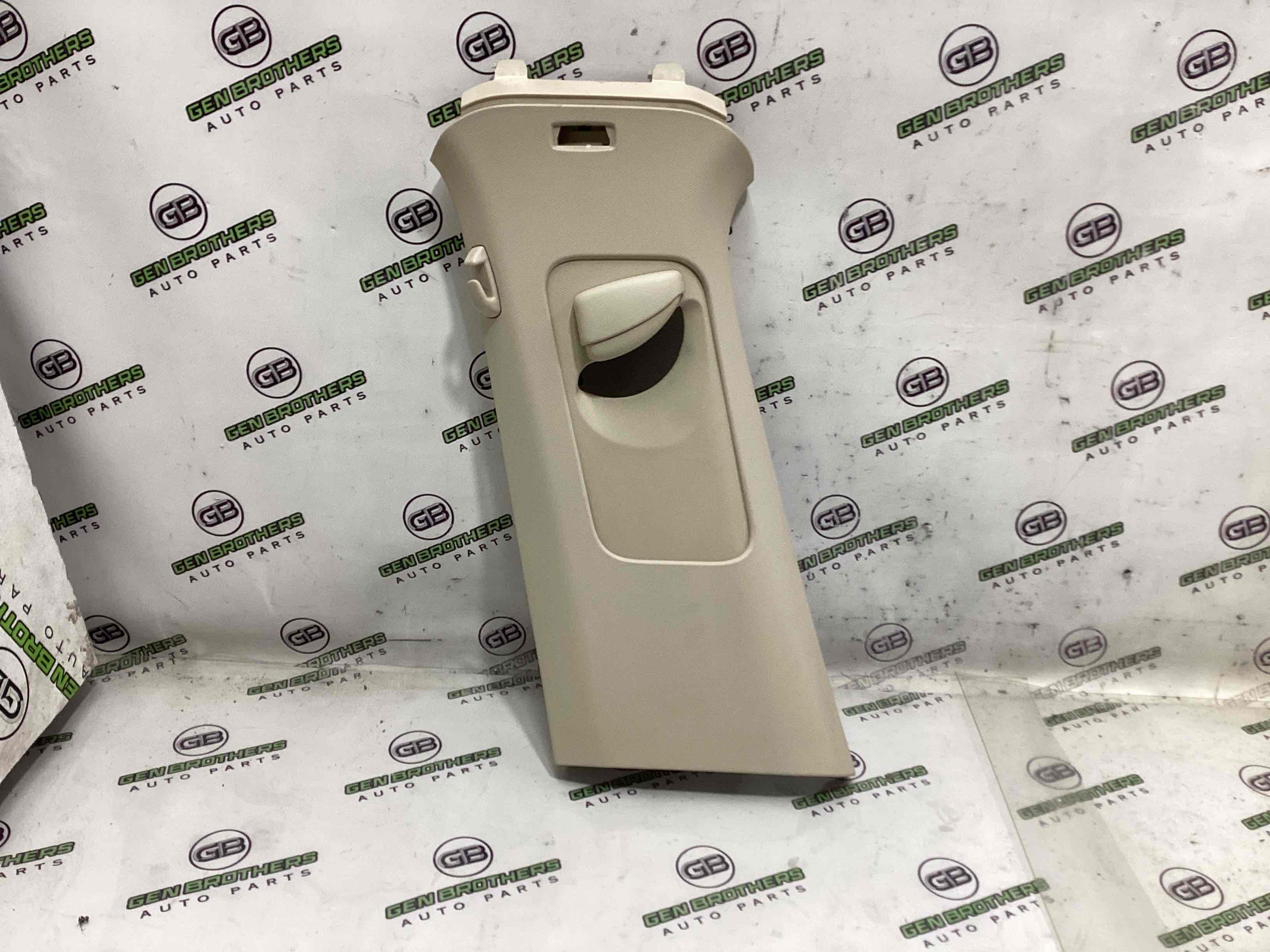 Обшивка центральної стійки ліва