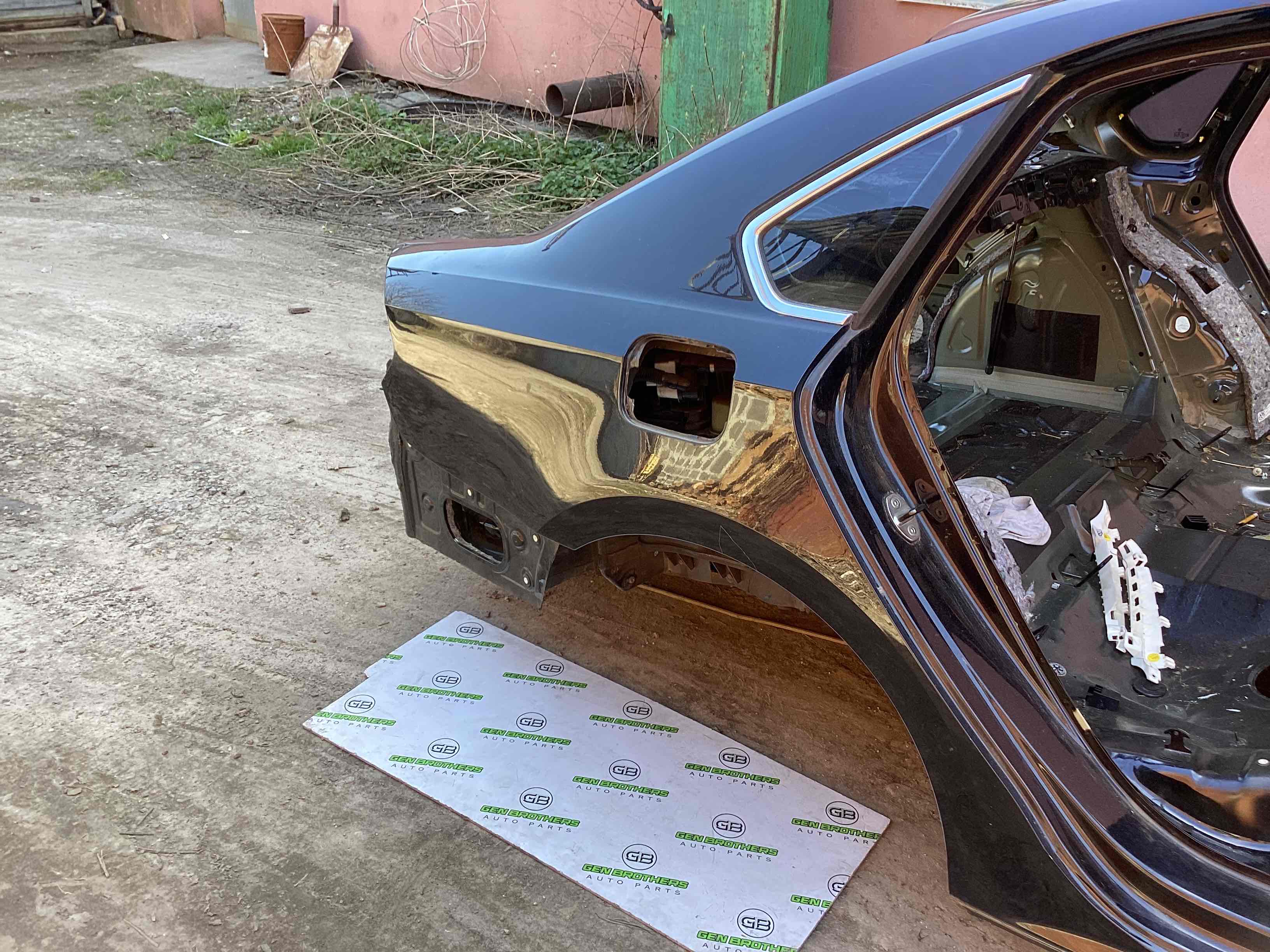 Чверть задня права