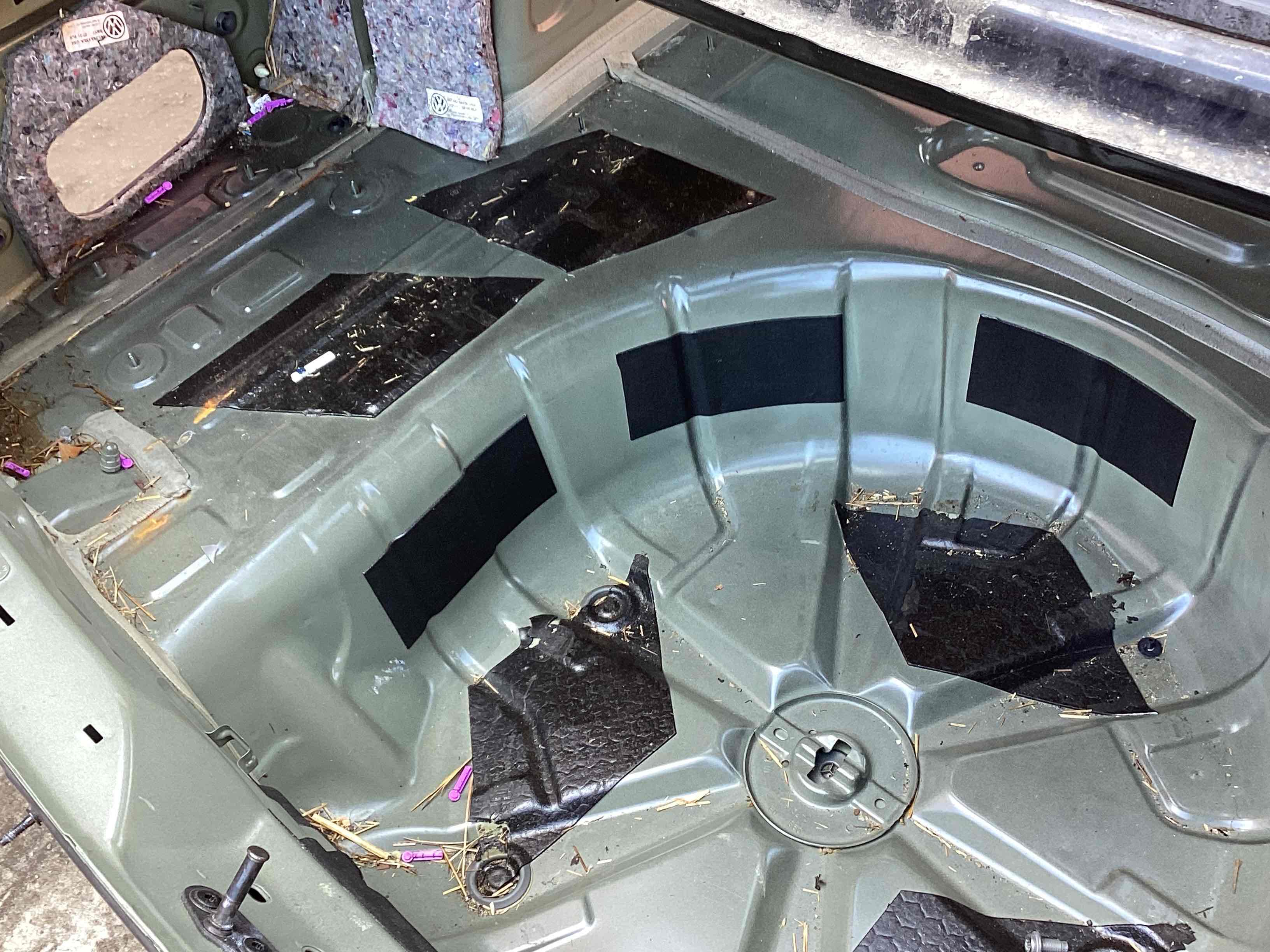 Корито багажника