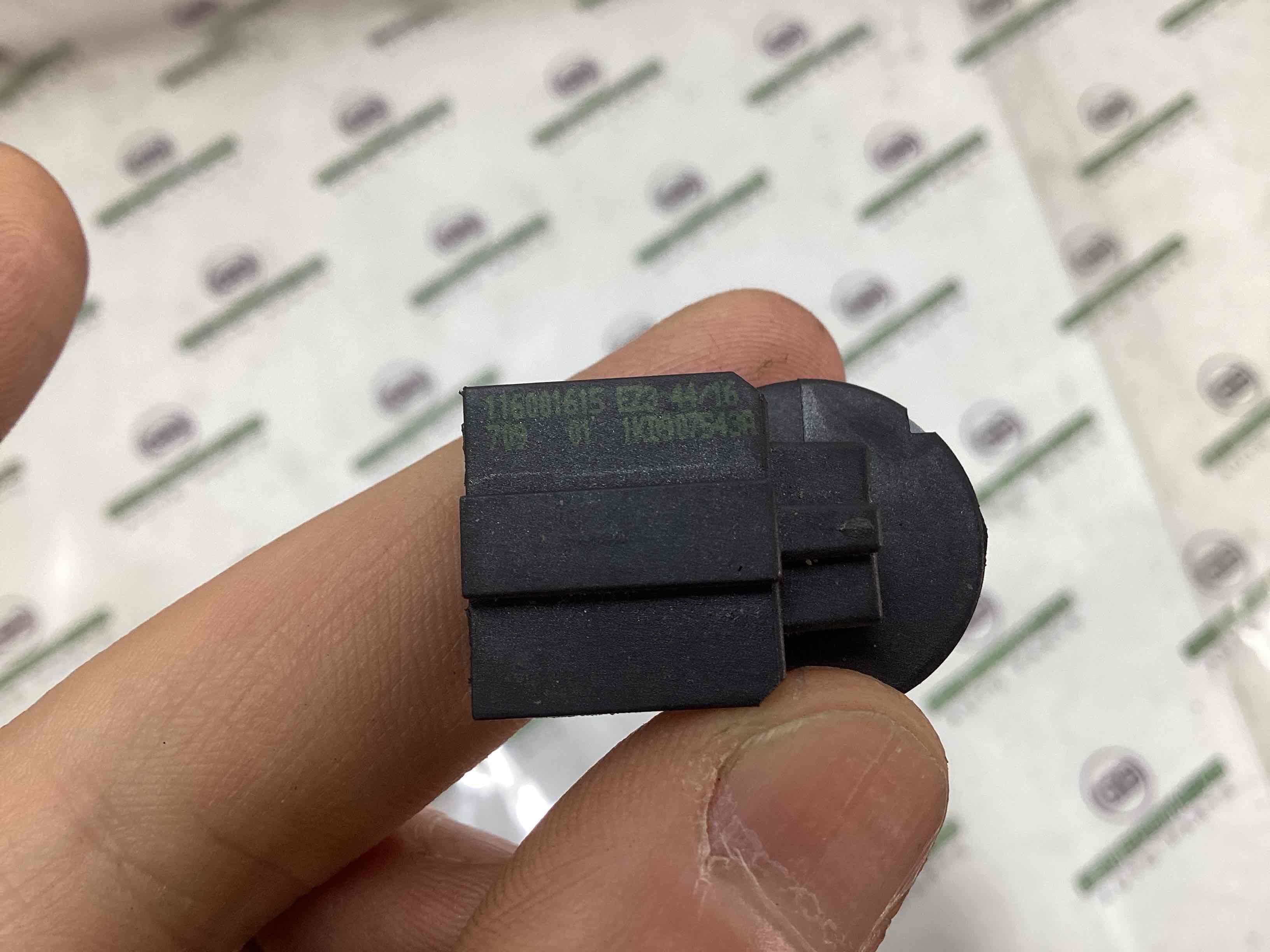 Датчик температури повітря у салоні