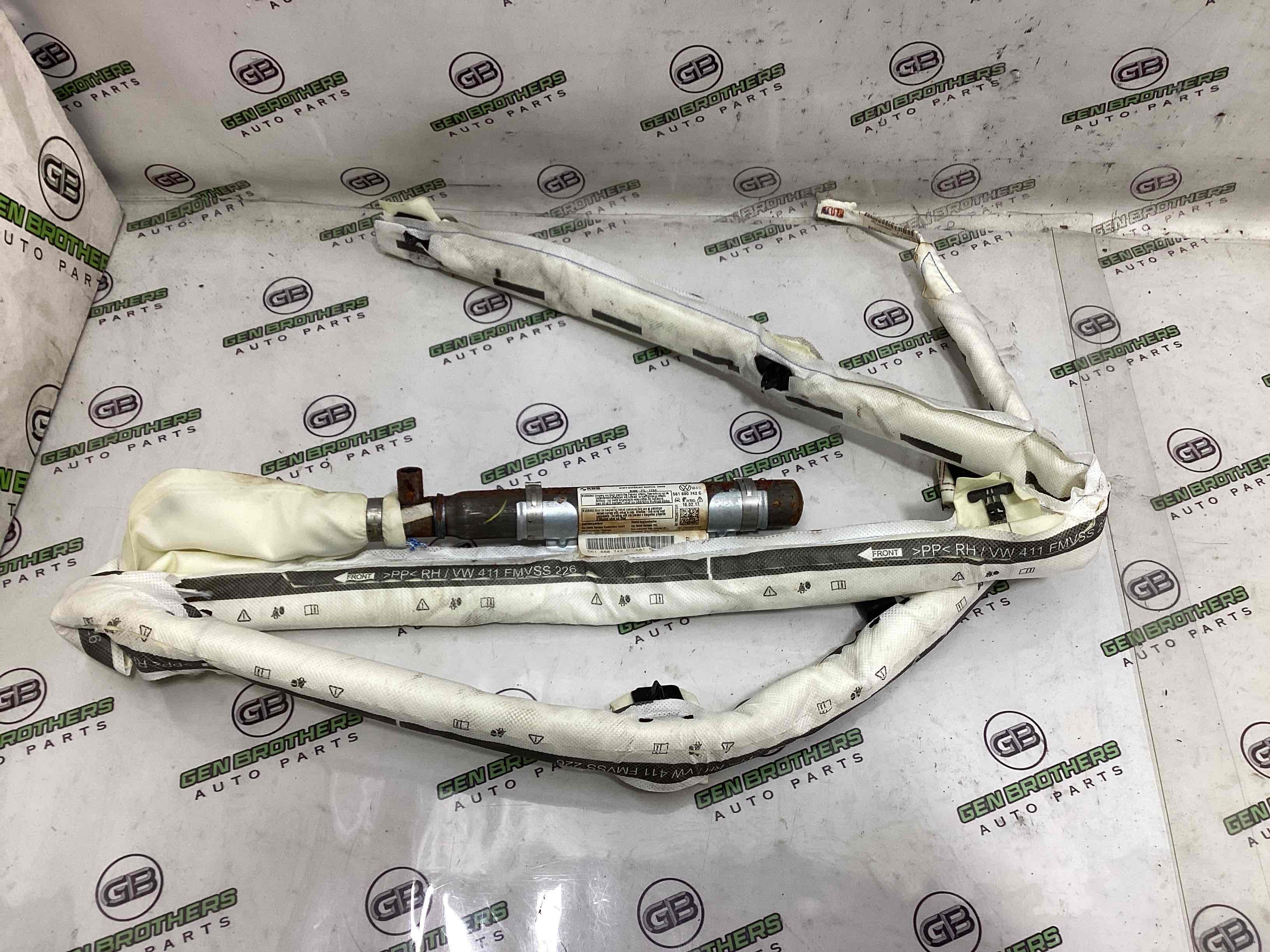 Подушка безпеки збоку шторка