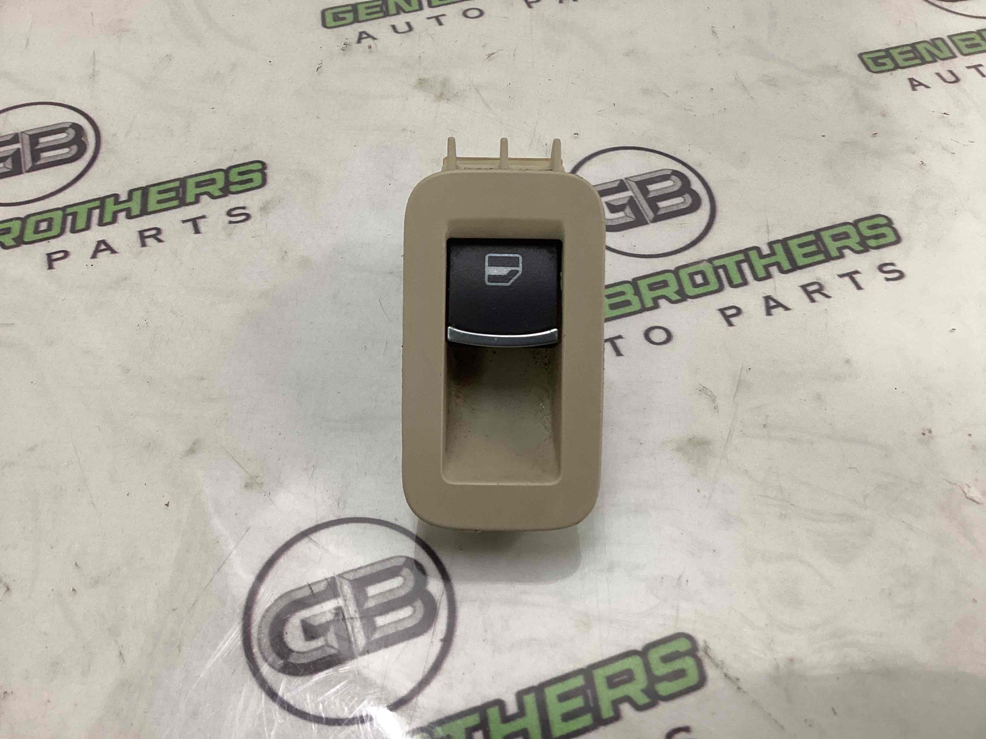 Кнопки керування склопідйомниками