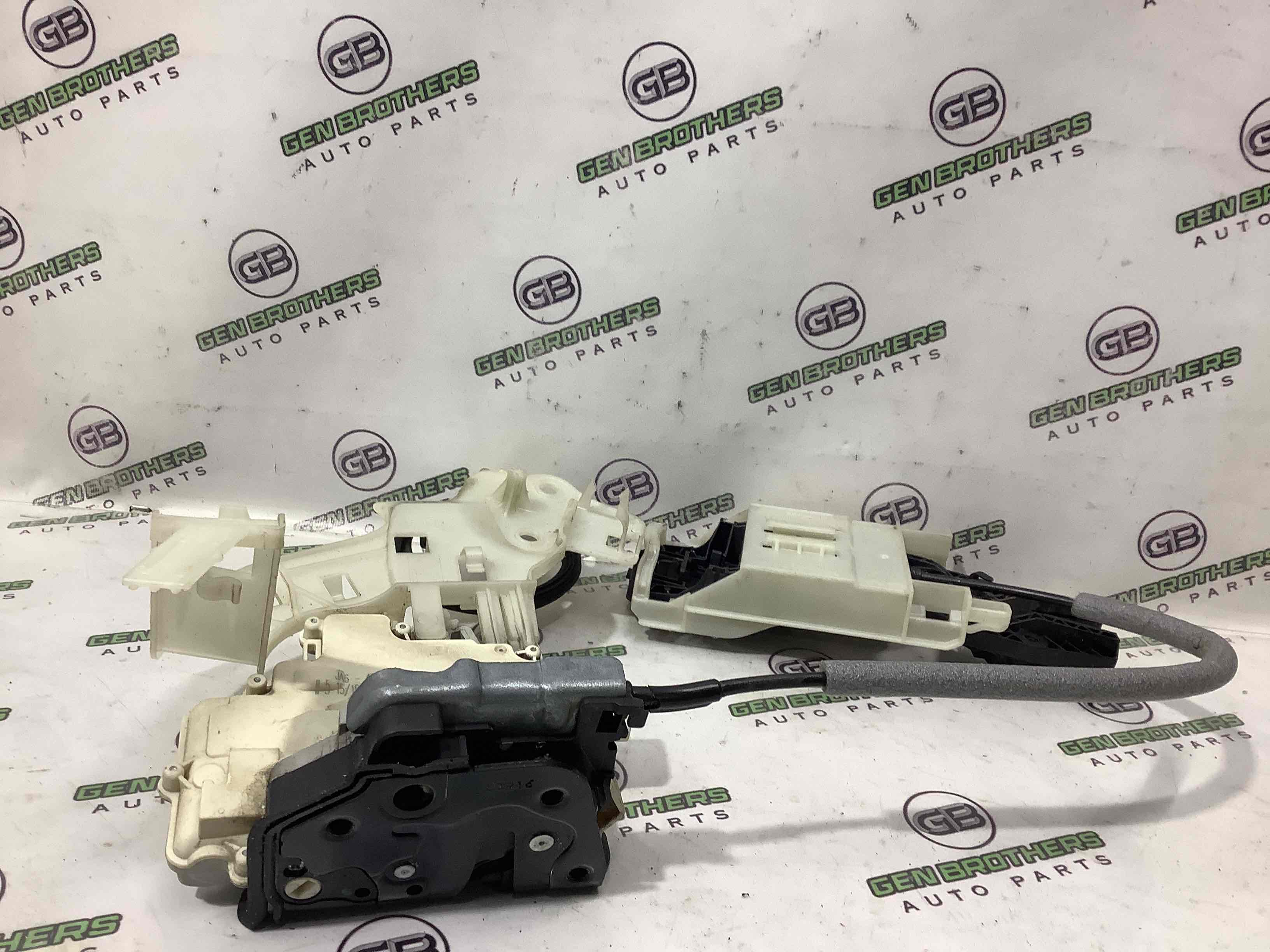 Замок дверей задньої правої