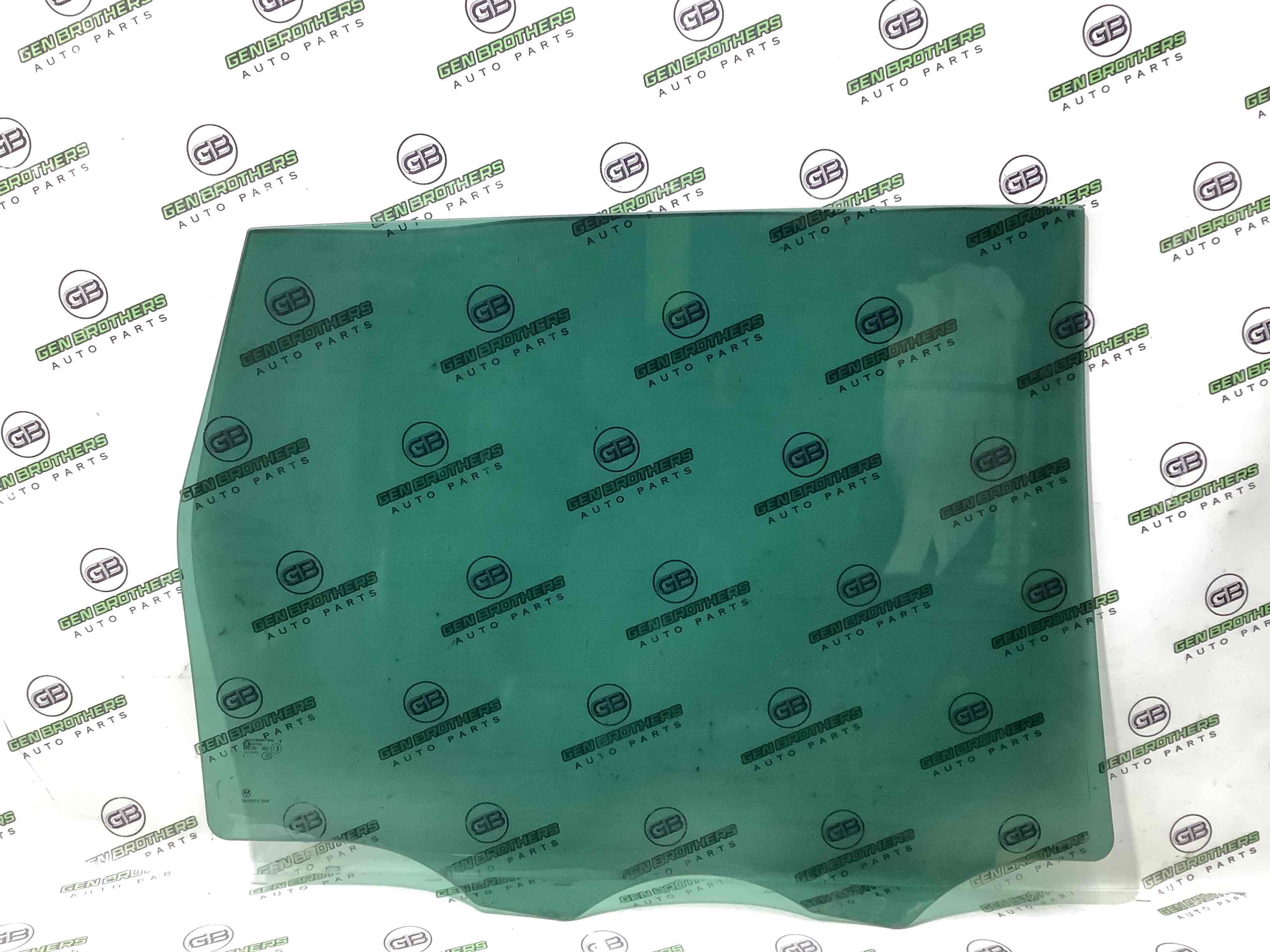 Скло заднє ліве