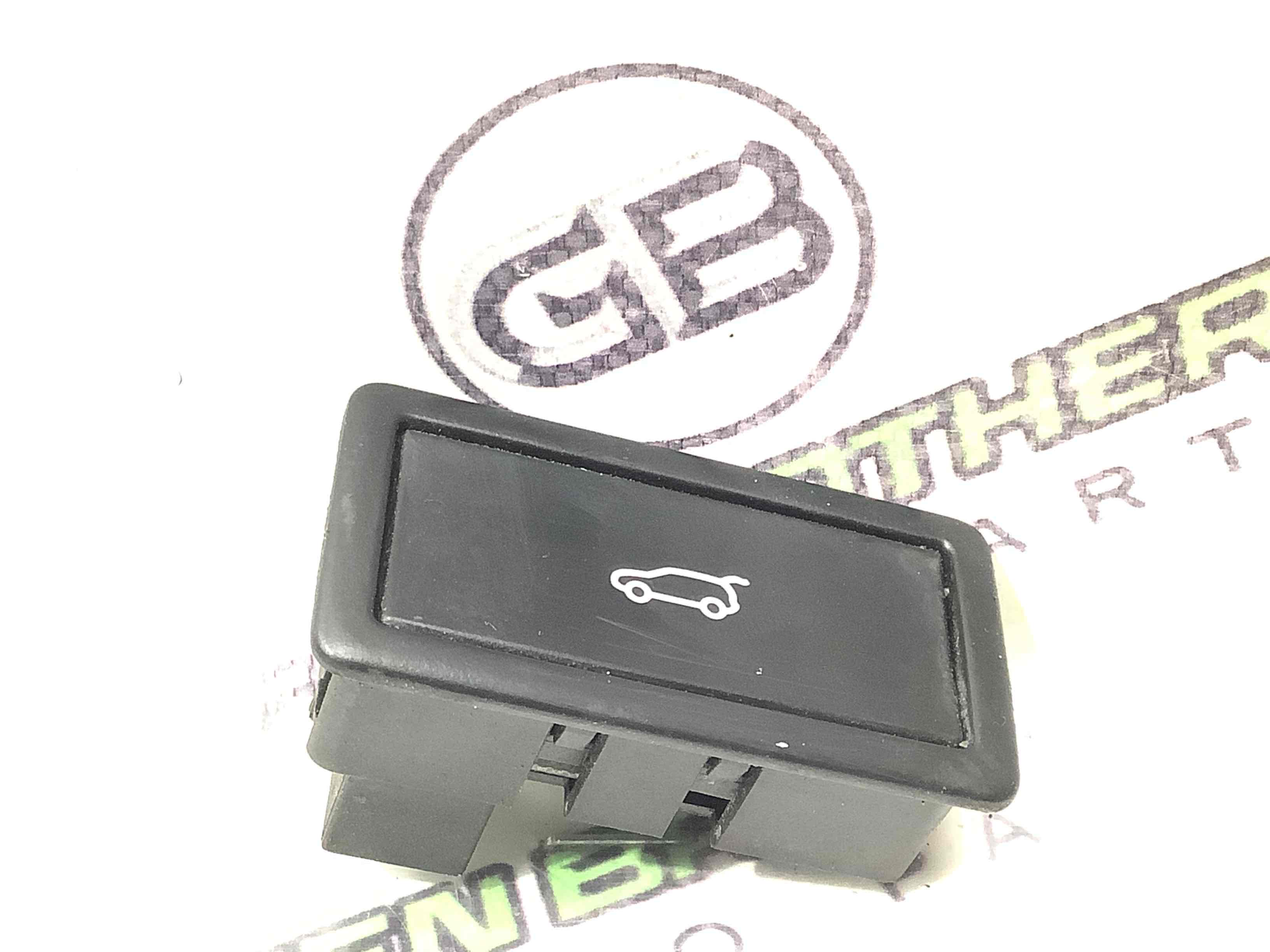 Кнопка відкриття багажника