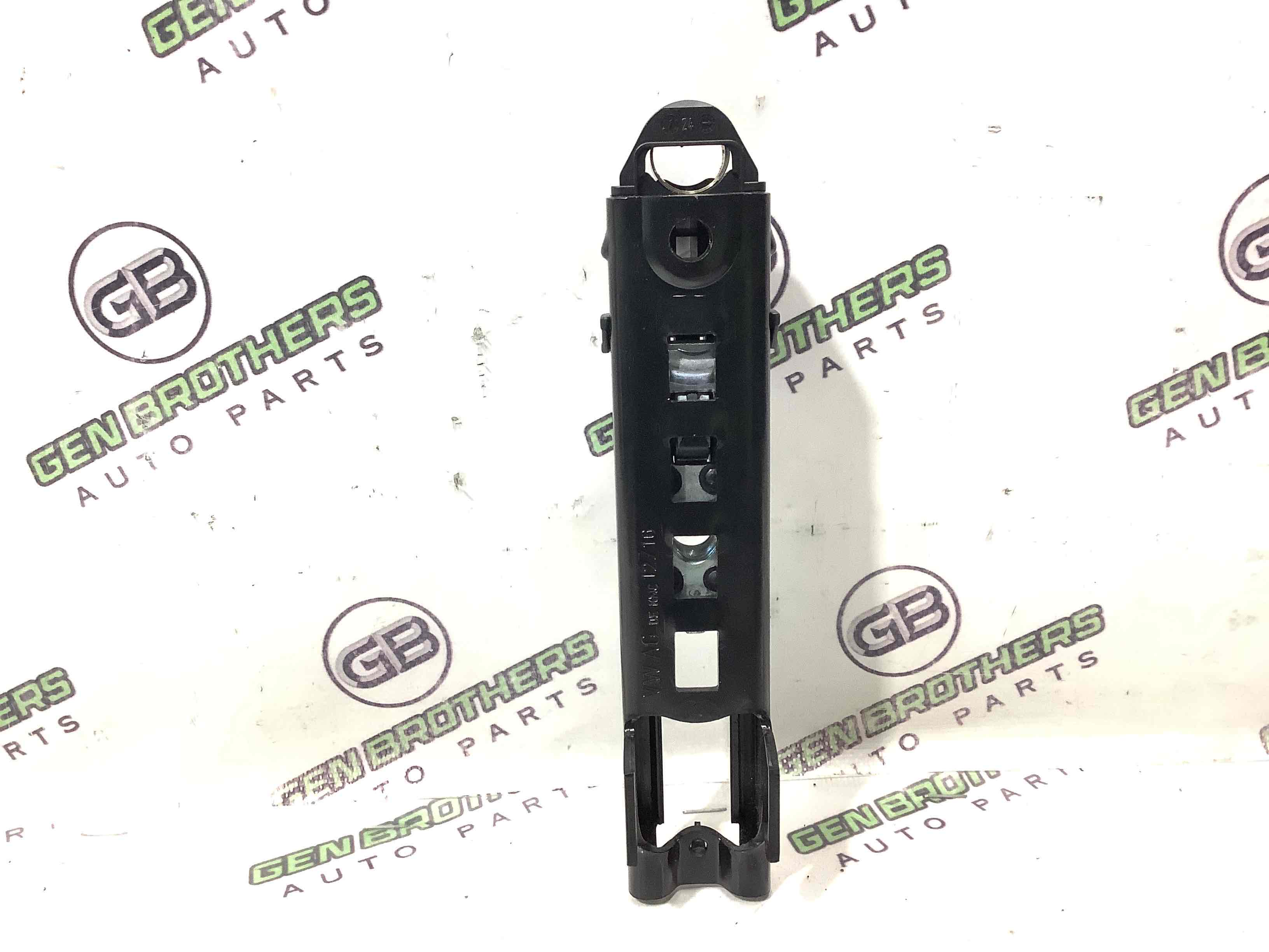 Регулятор висоти ременя безпеки