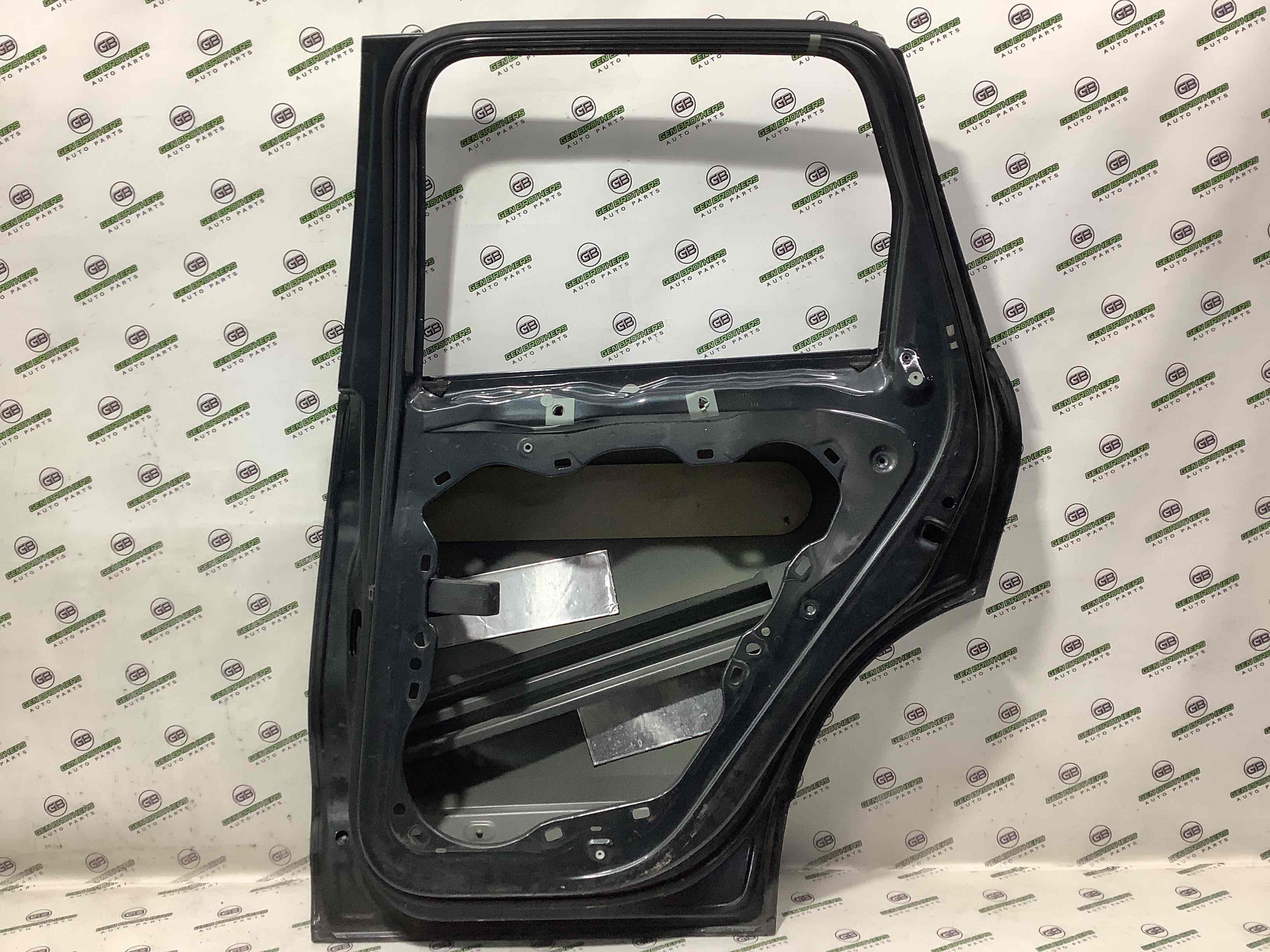 Двері задні права