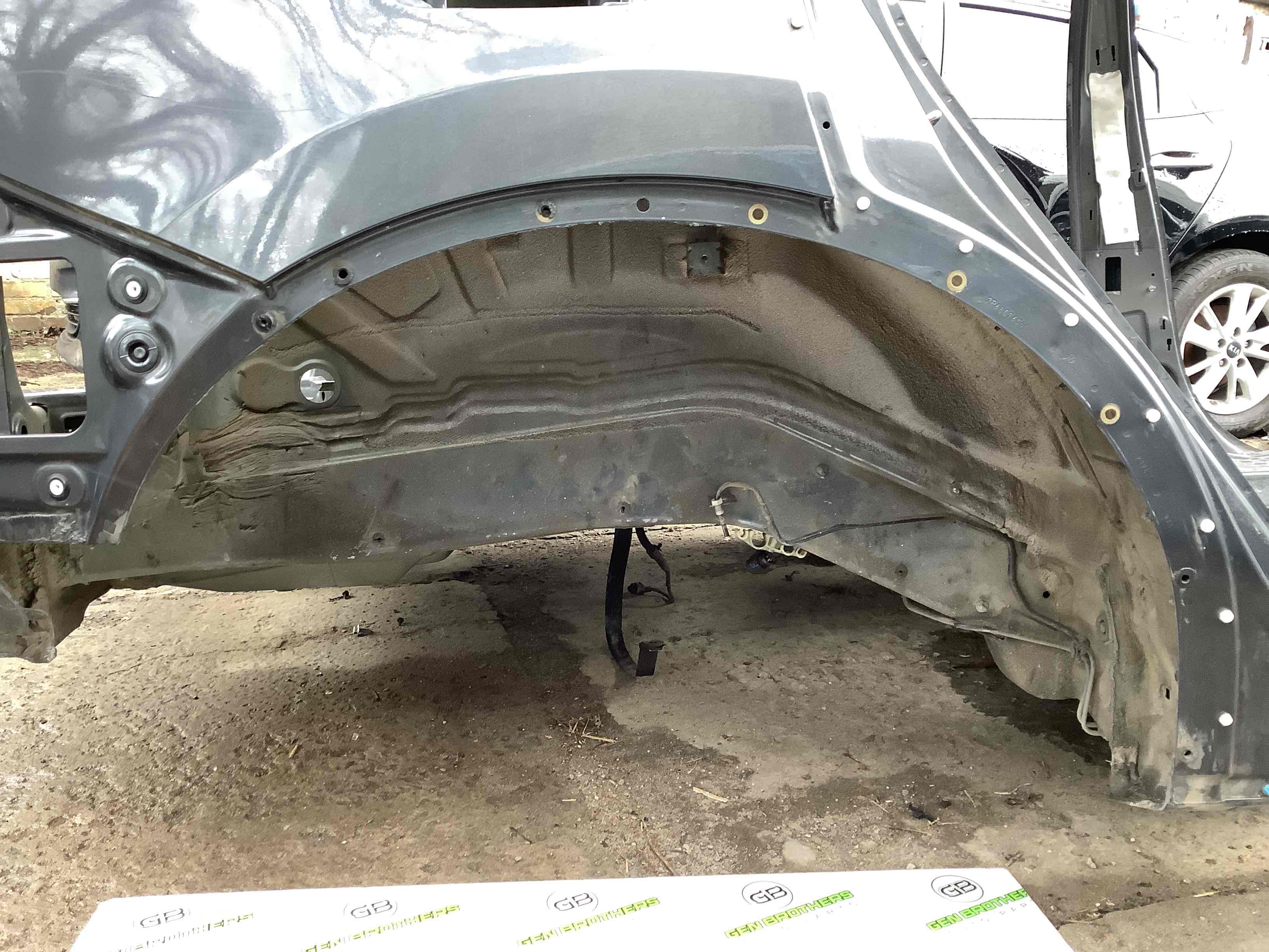 Чверть задня права