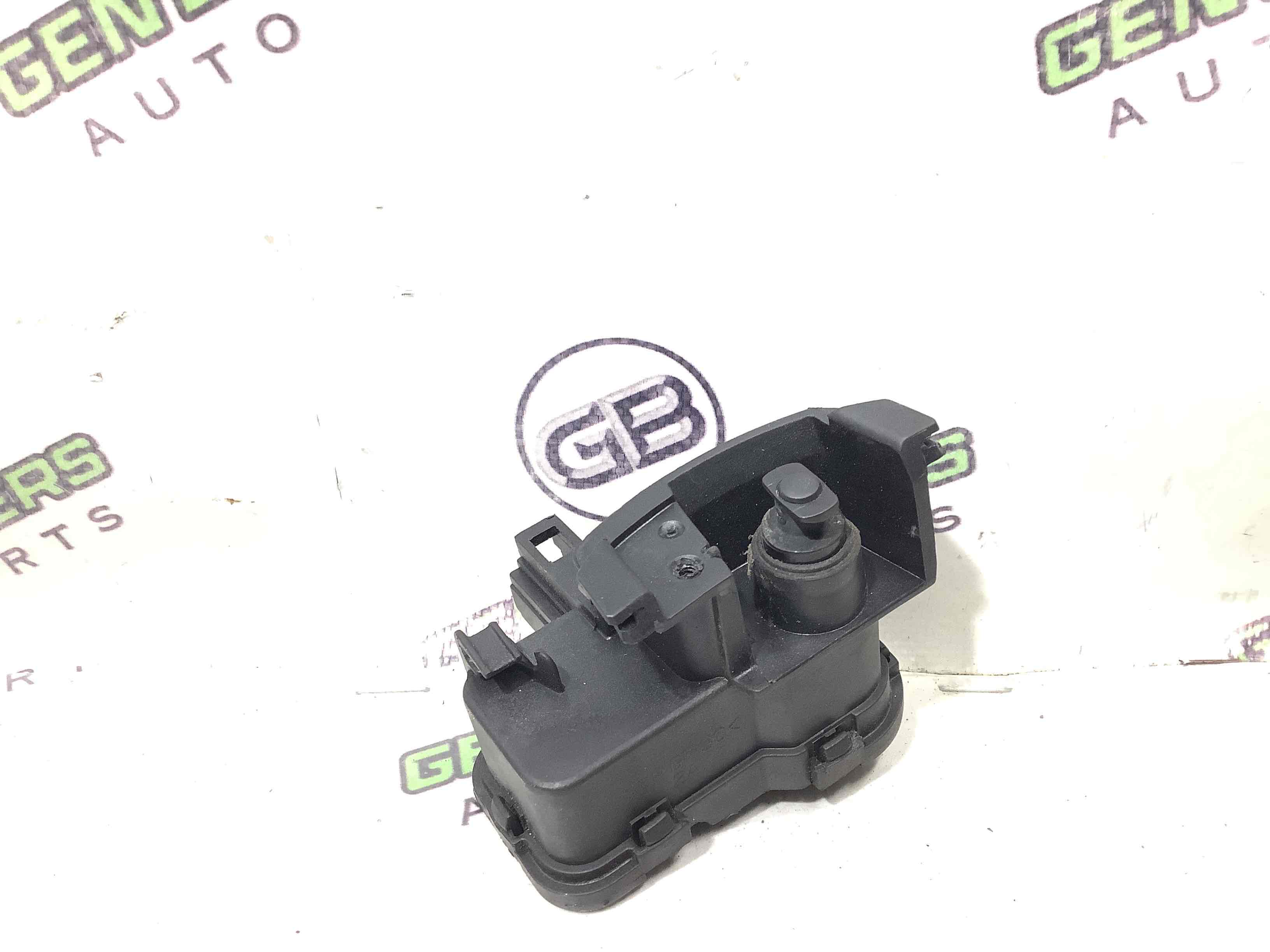 Замок лючка бензобака