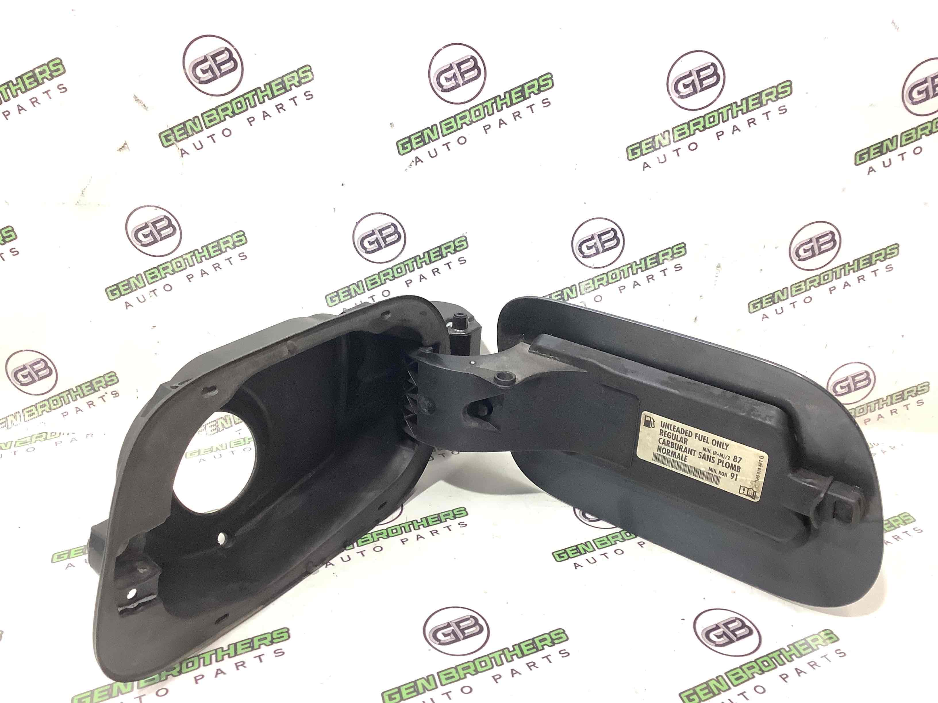 Лючок бензобака