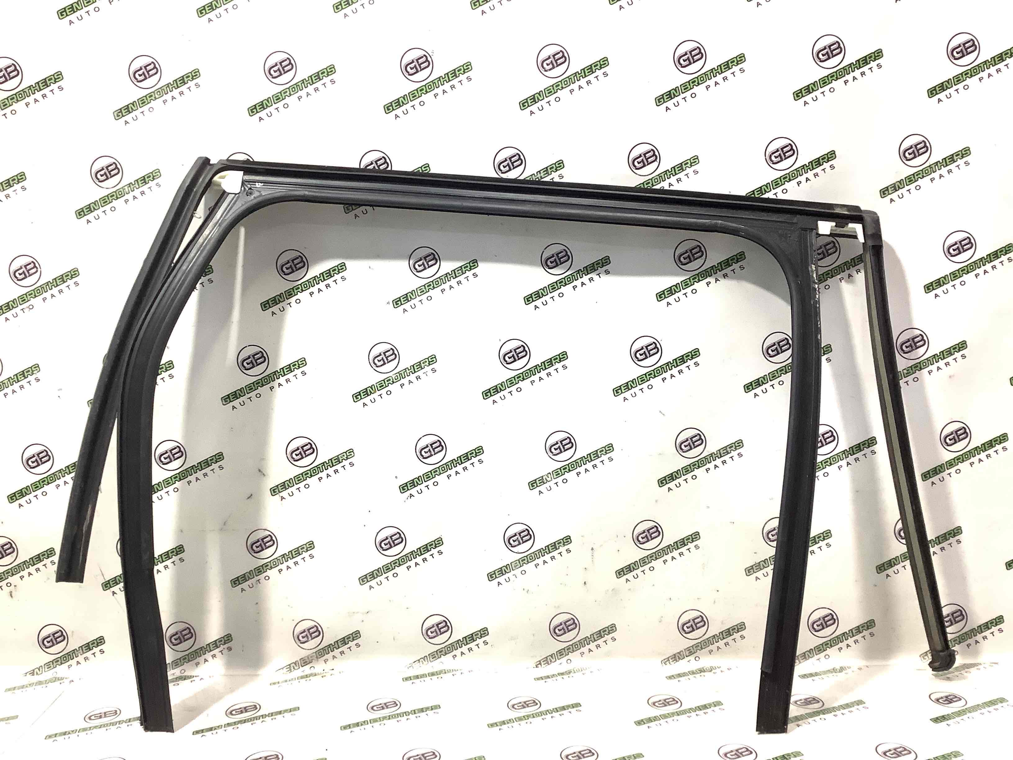 Молдинг двері задньої лівої