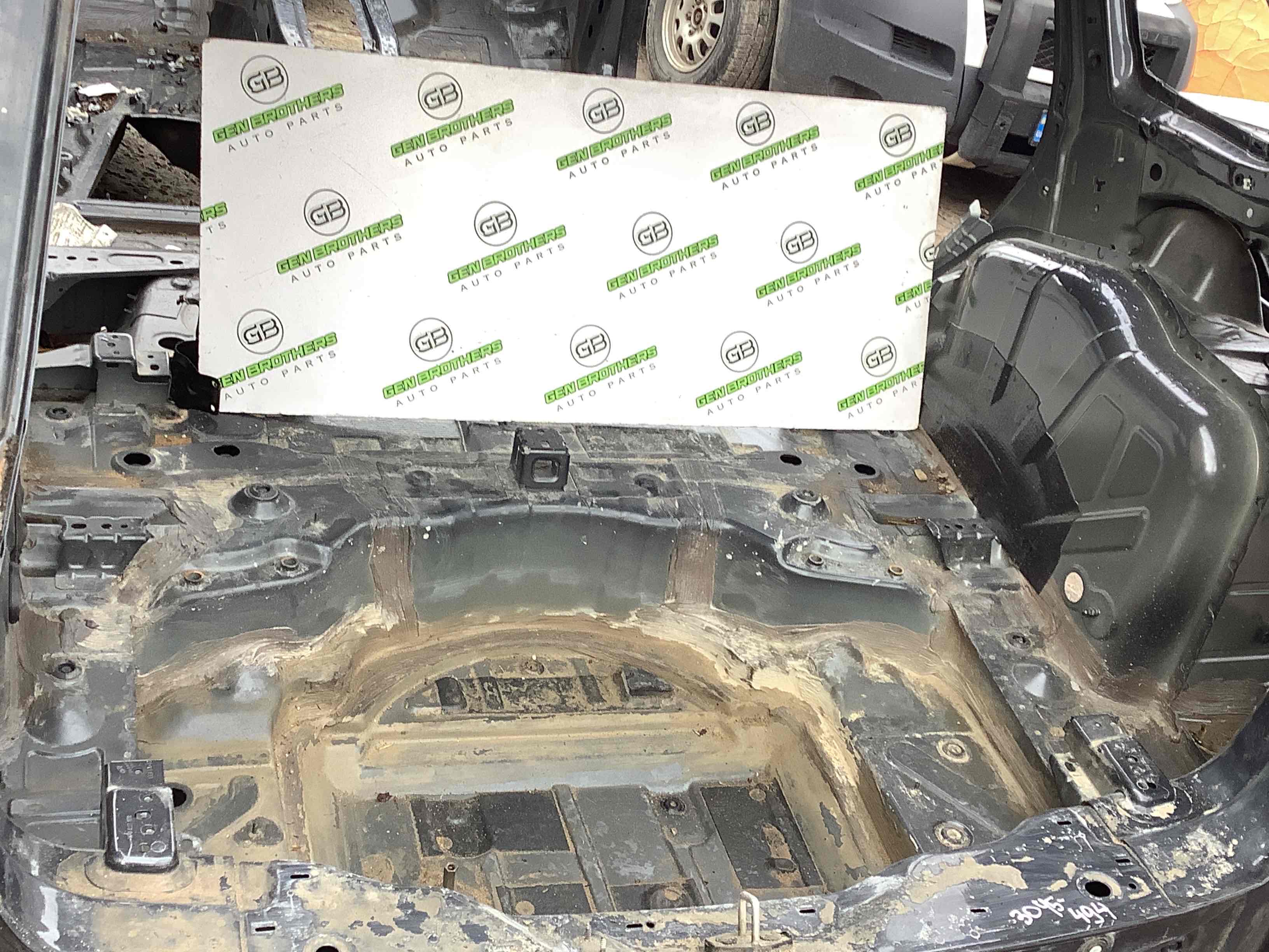 Корито багажника