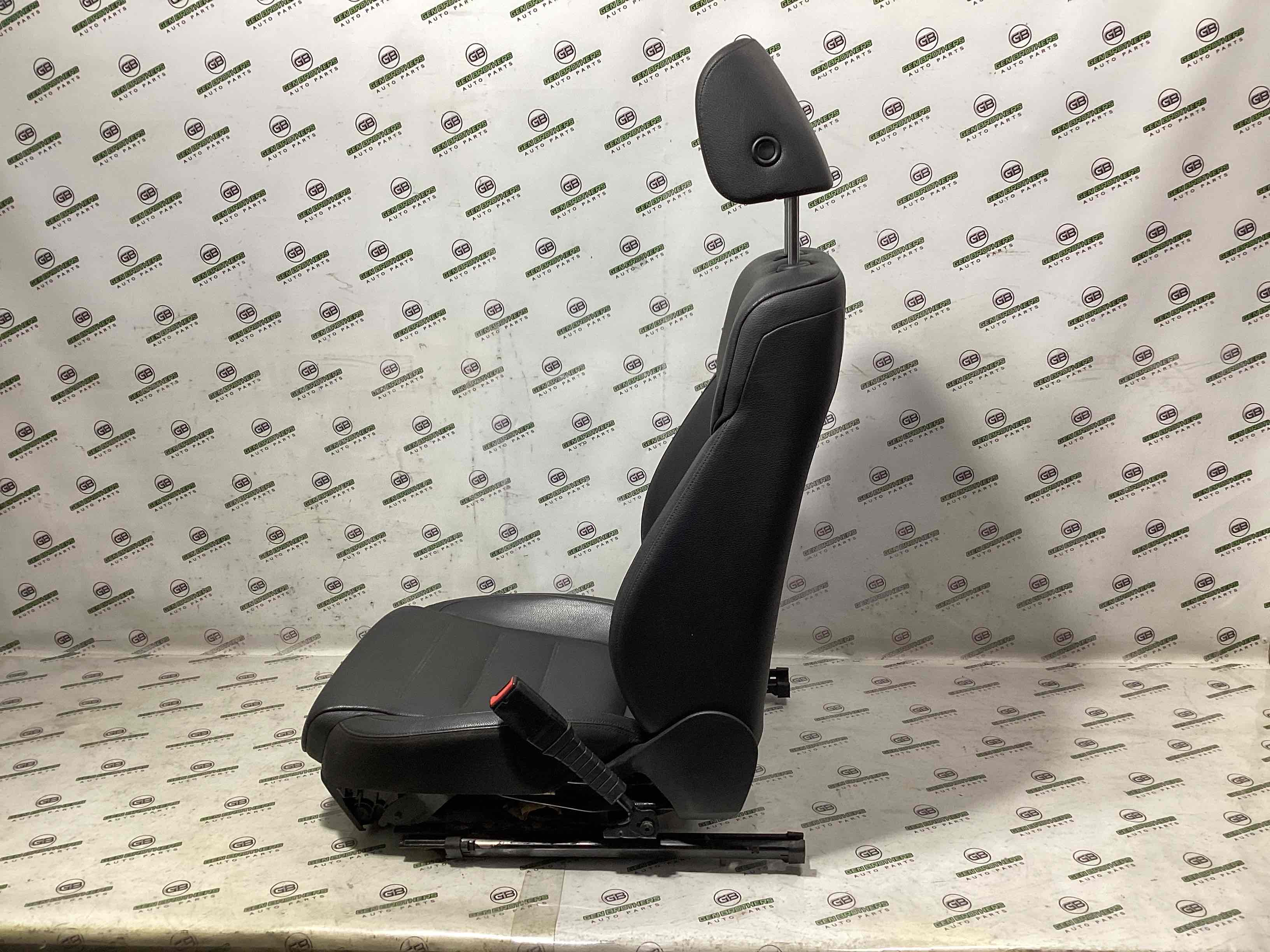 Сидіння пасажирське