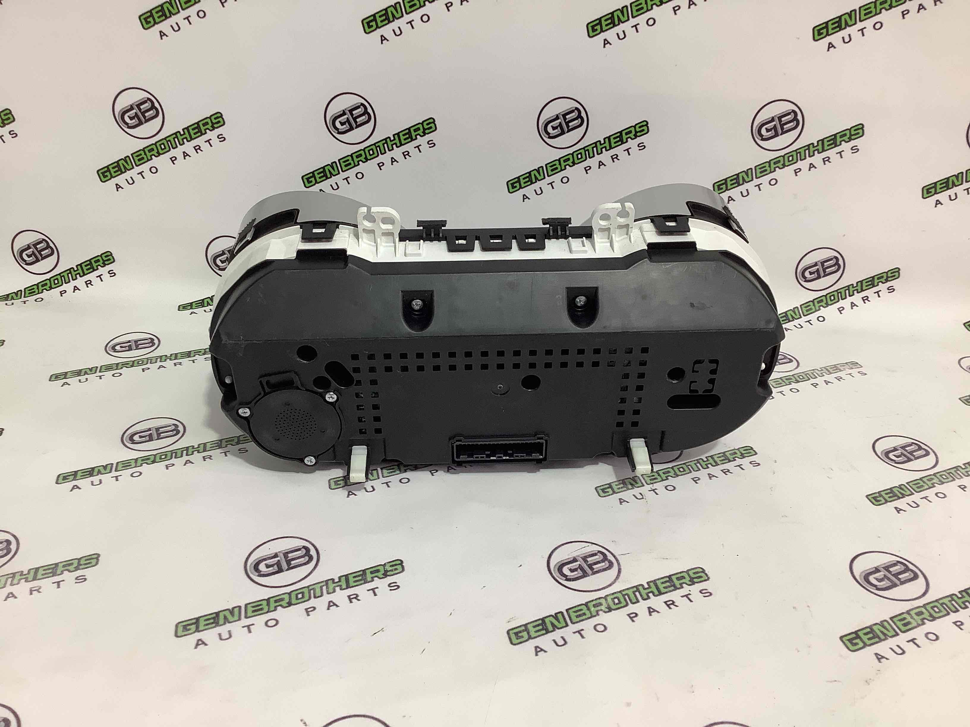 Щиток приборов приборная панель