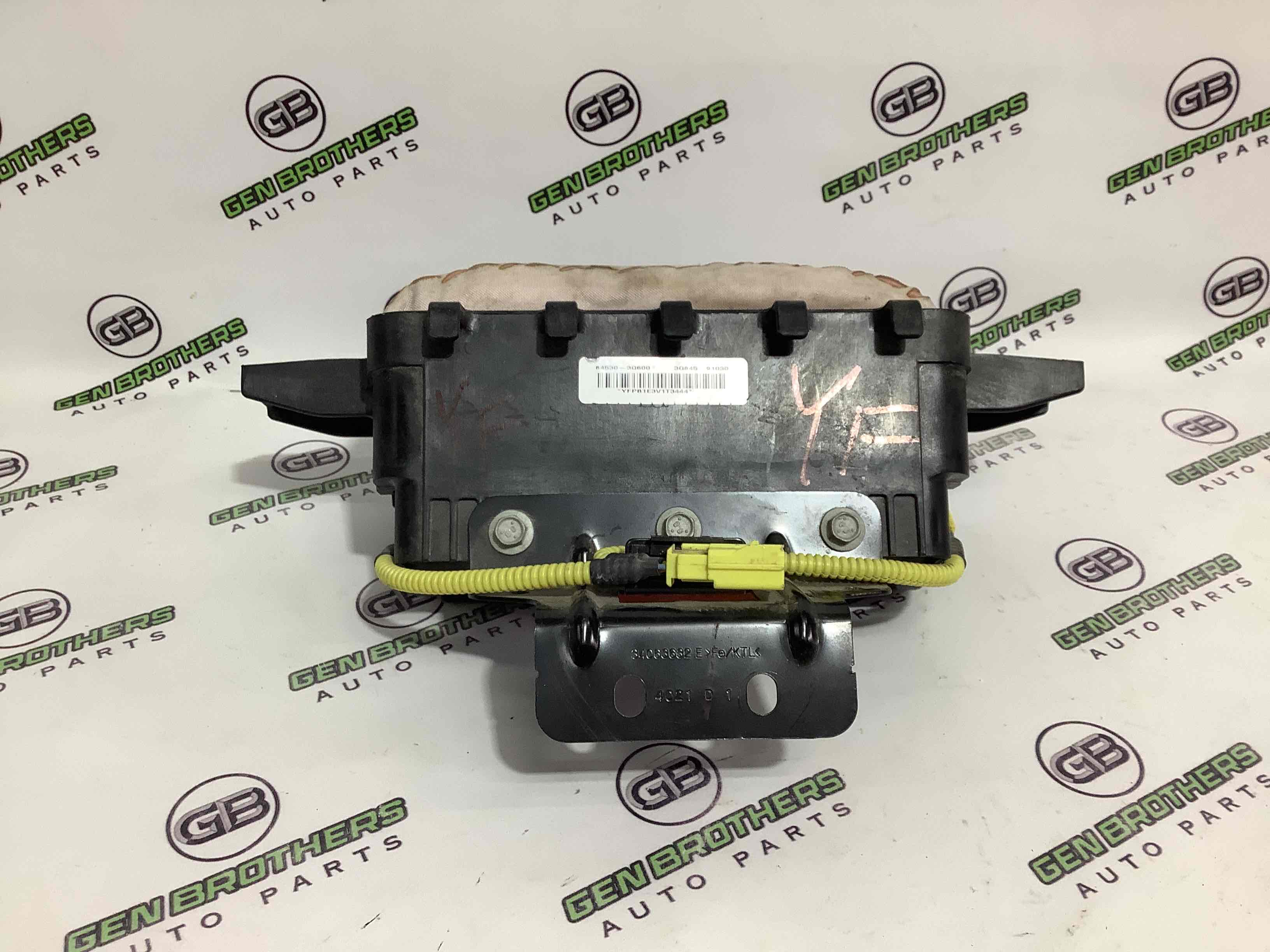 Подушка безопасности пассажира торпедо