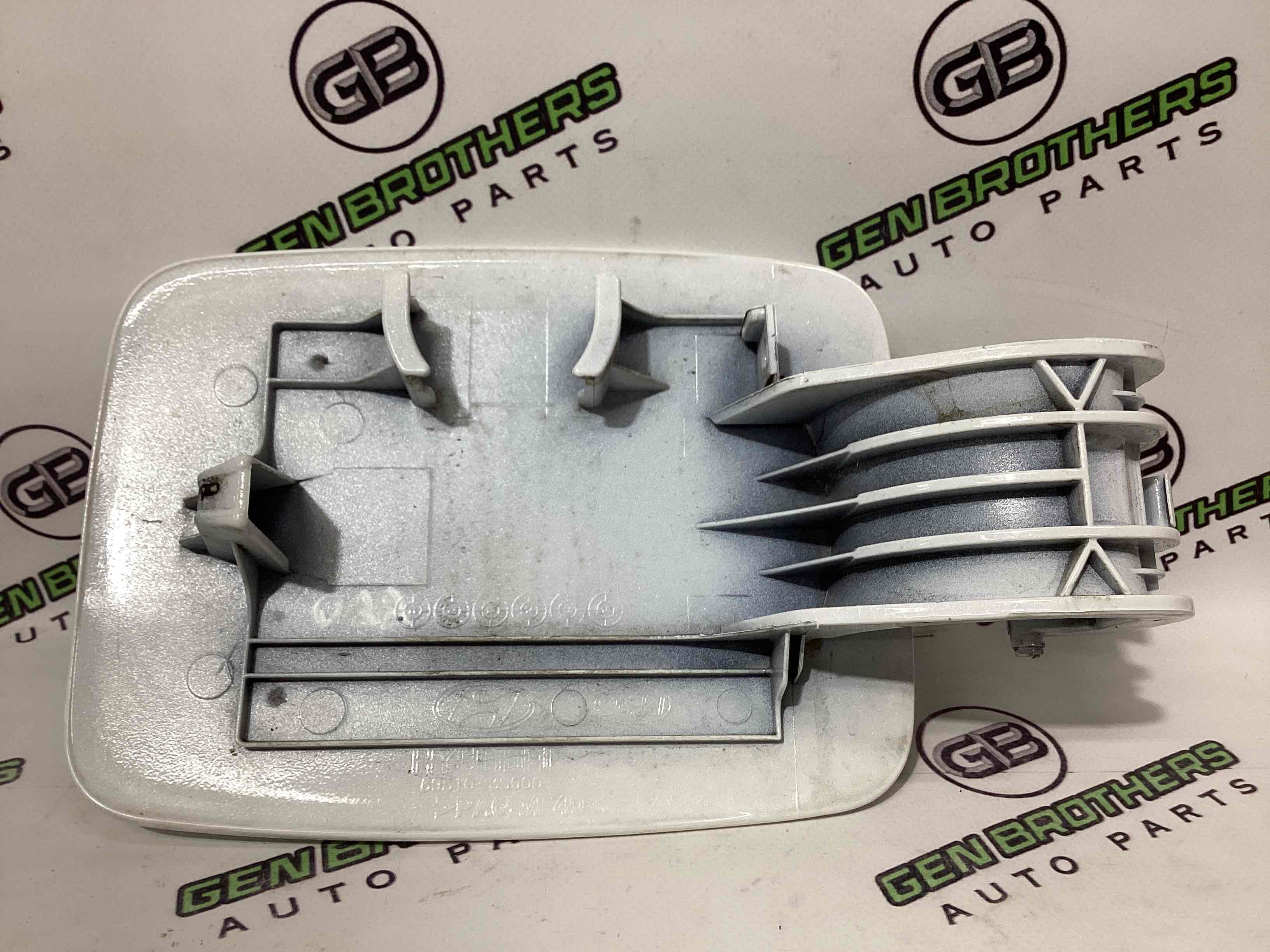 Лючок бензобака