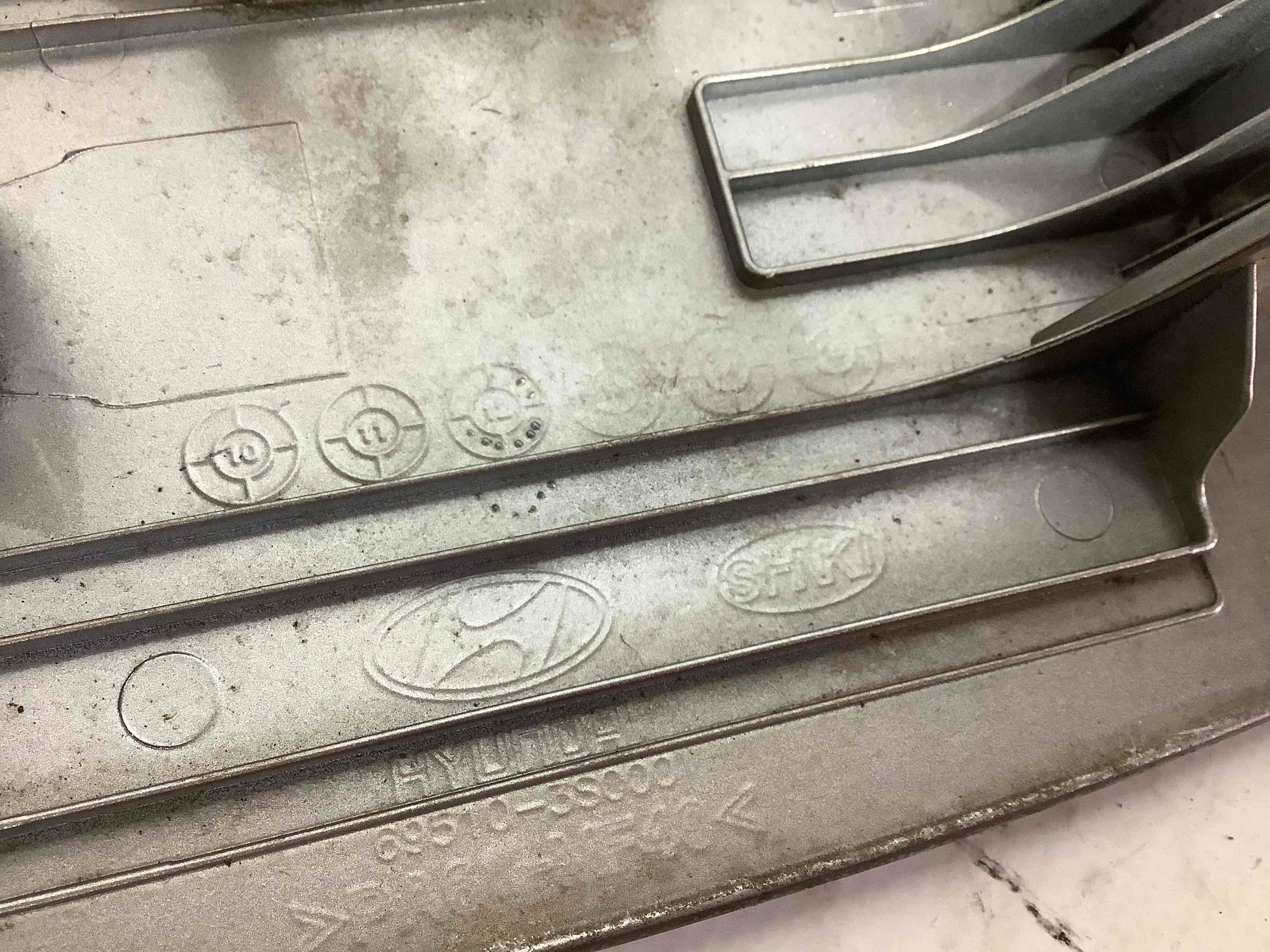 Лючок бензобака