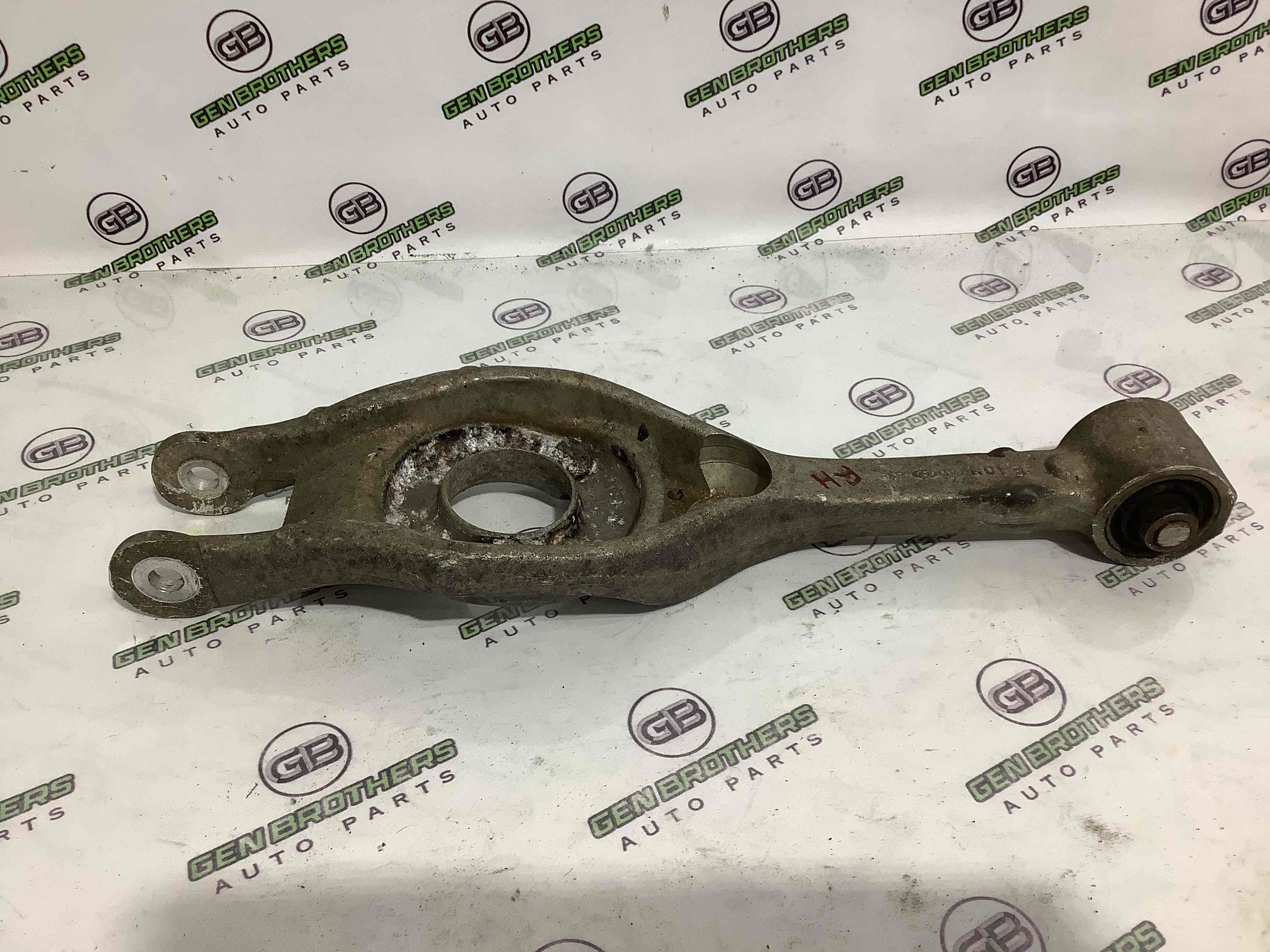 Рычаг задний правый