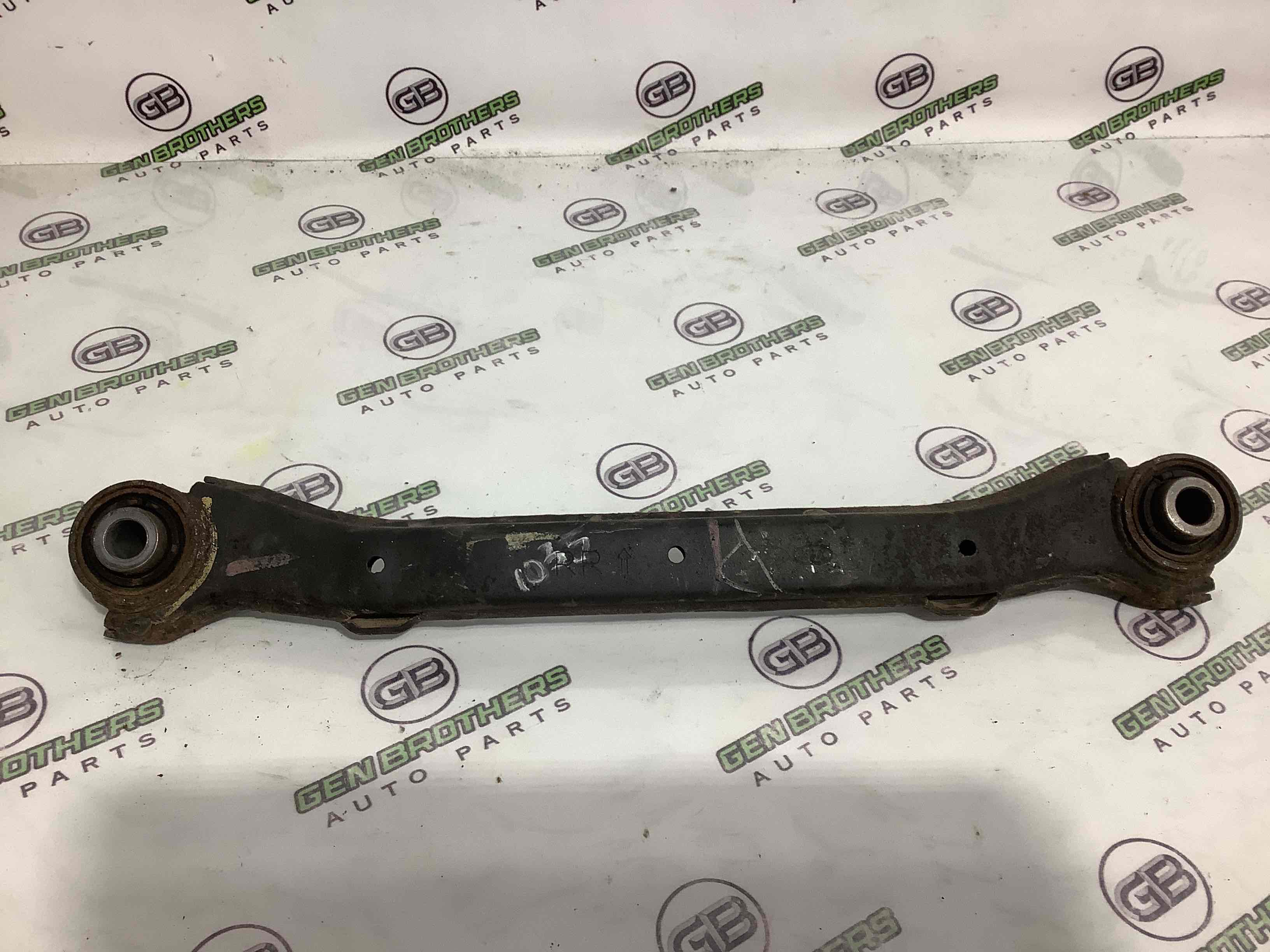 Рычаг задний