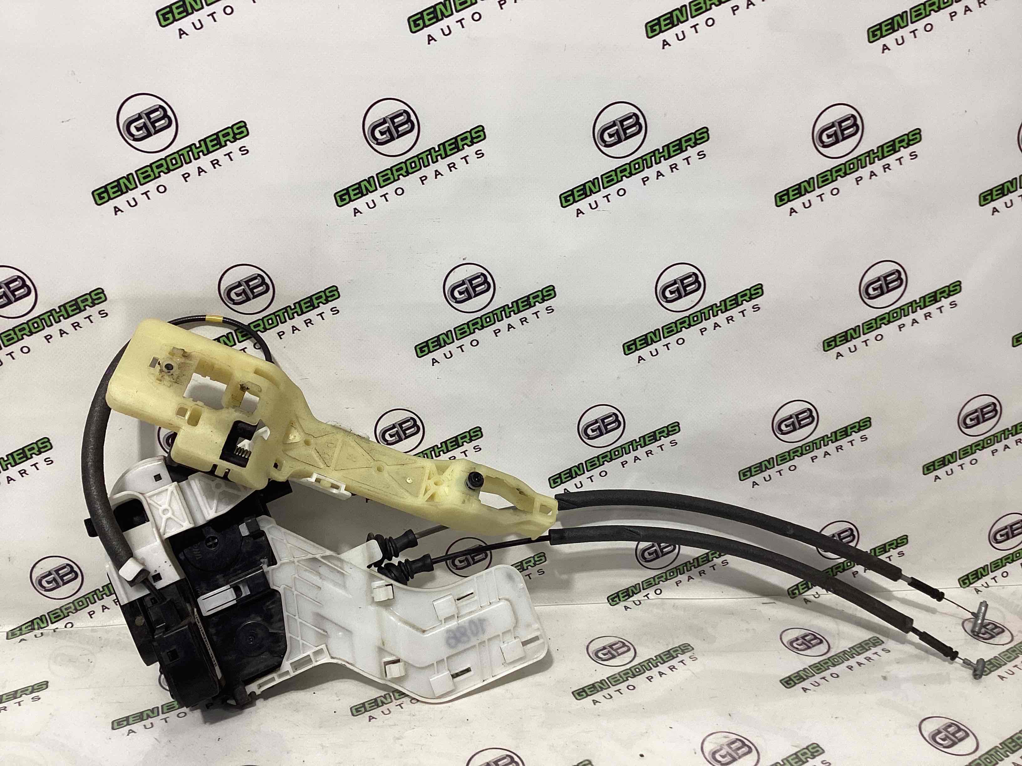 Замок двери задней правой