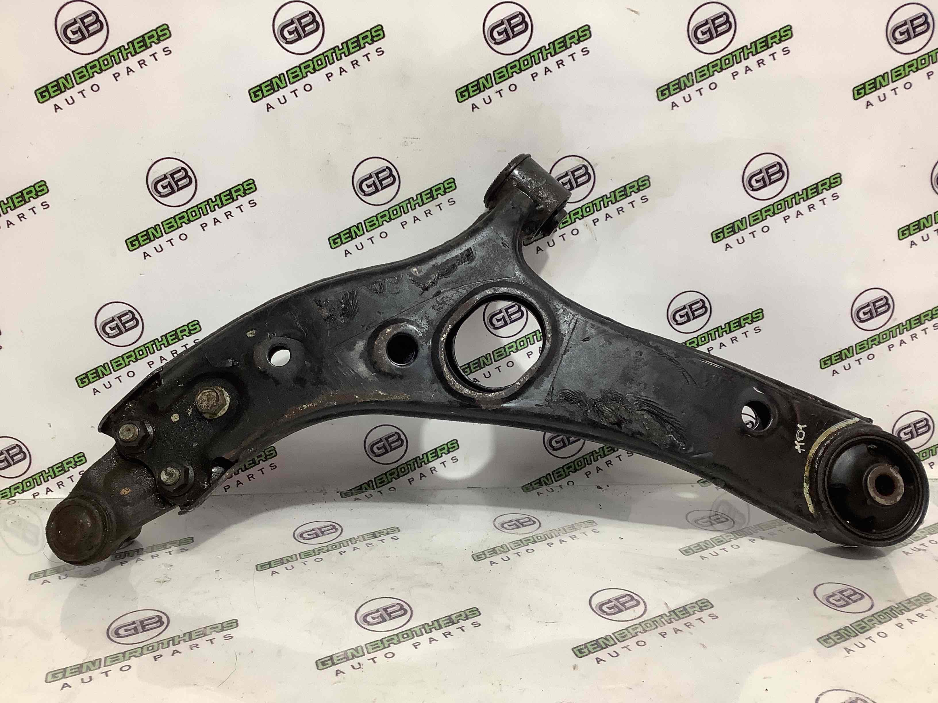 Рычаг передний правый