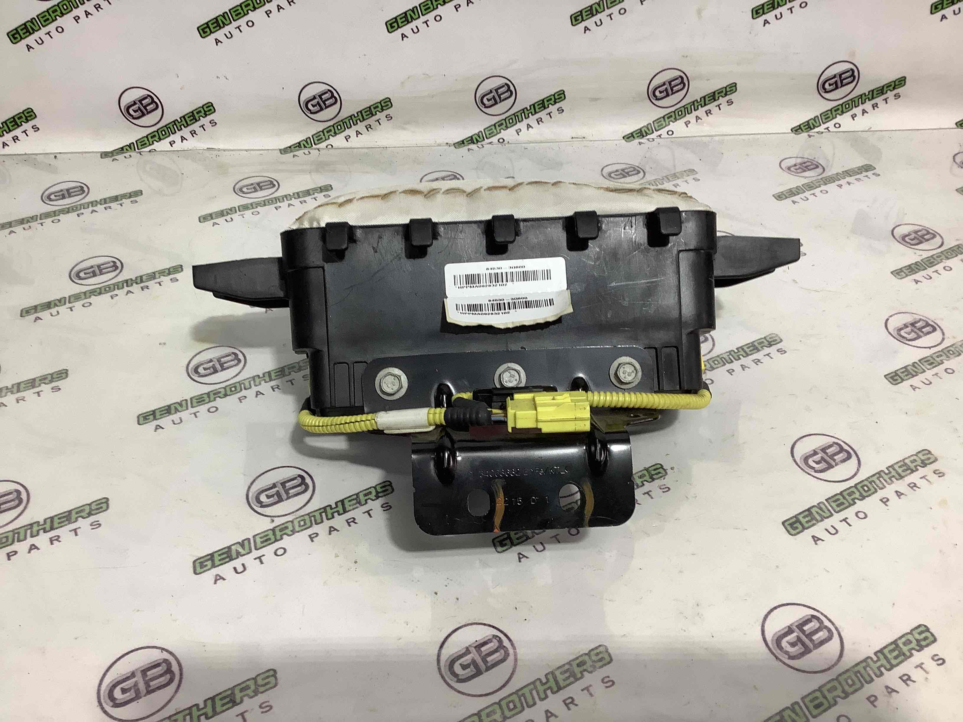 Подушка безопасности пассажира торпедо