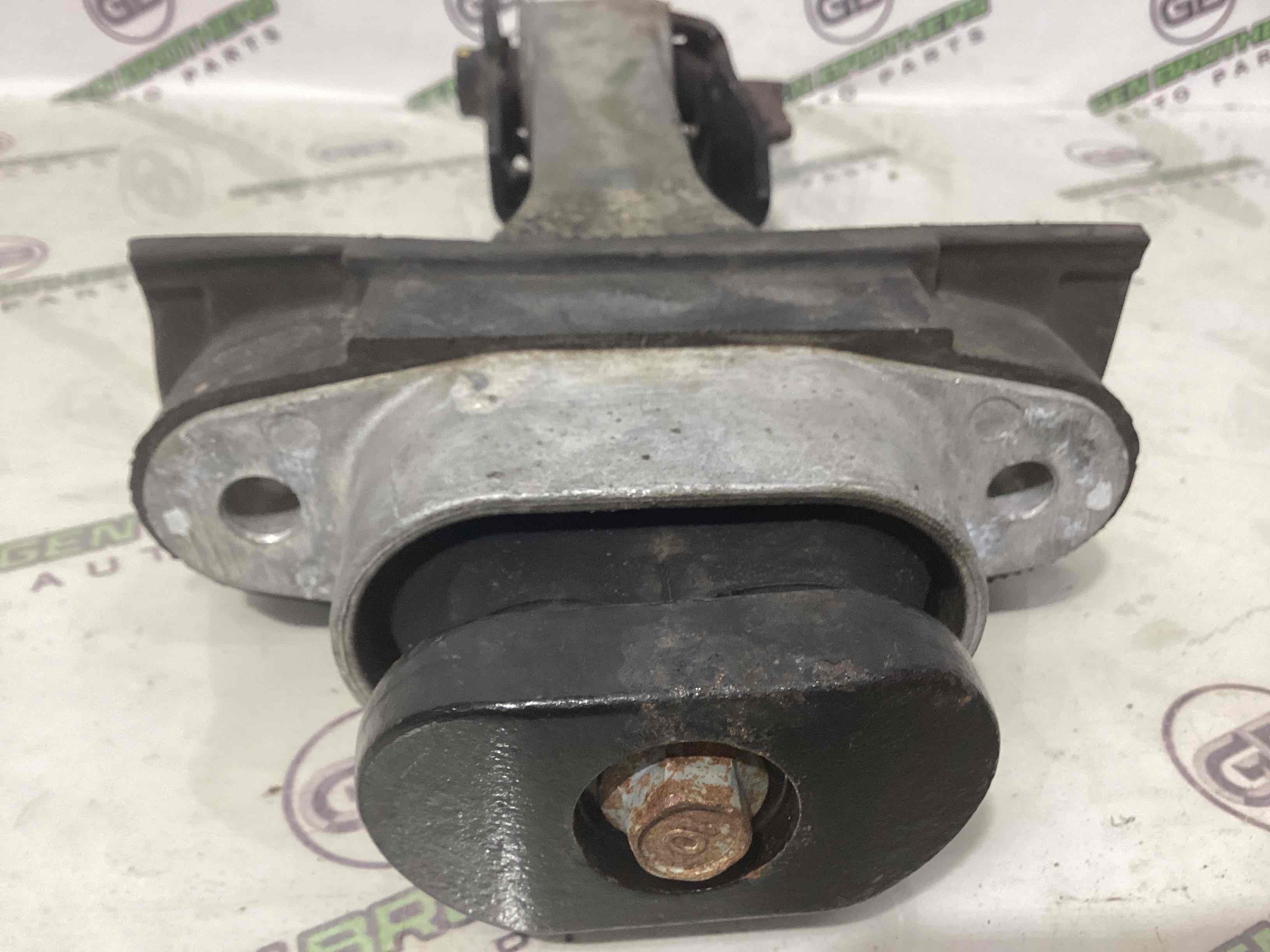 Подушка крепления двигателя