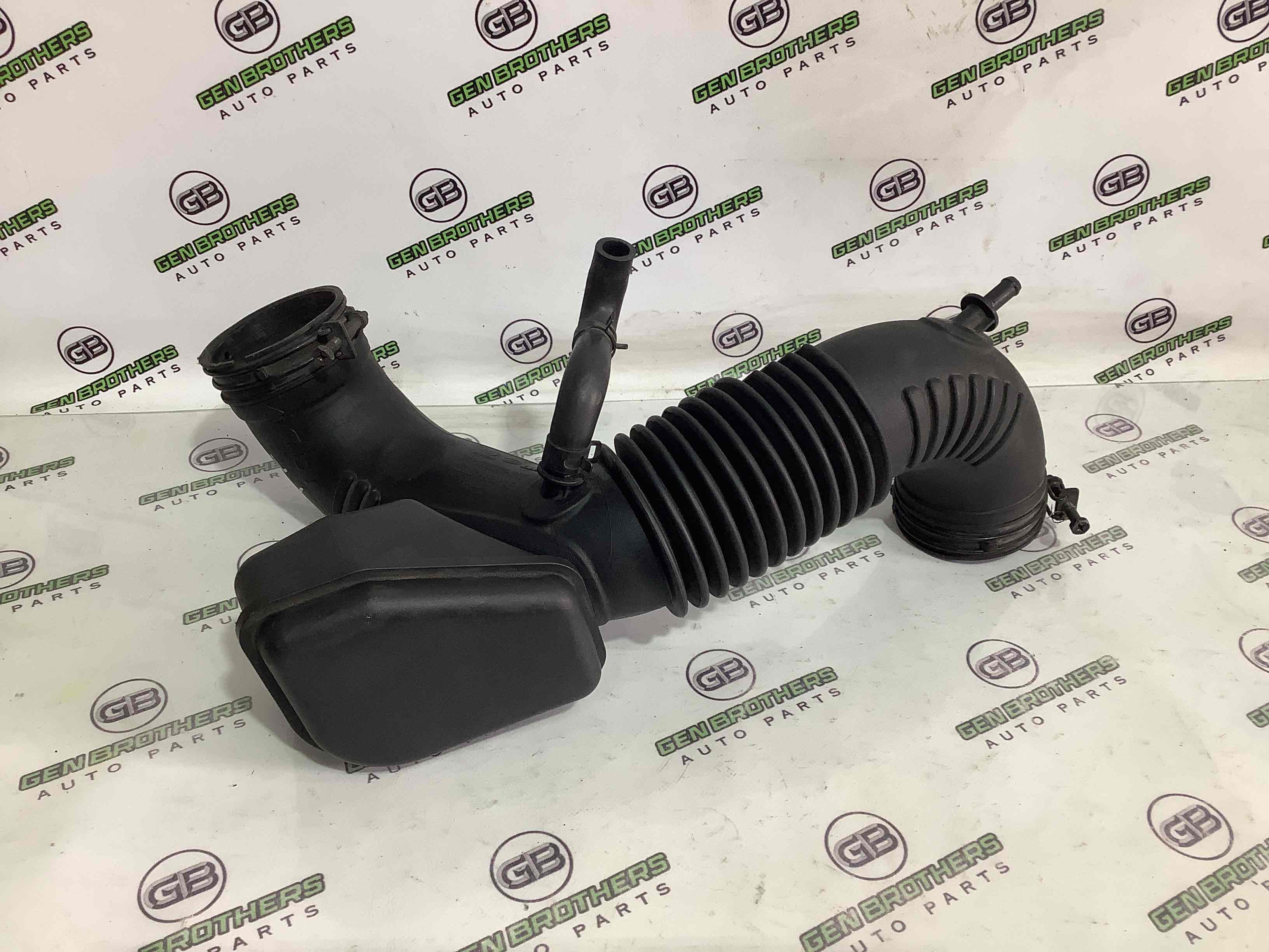 Патрубок воздушного фильтра