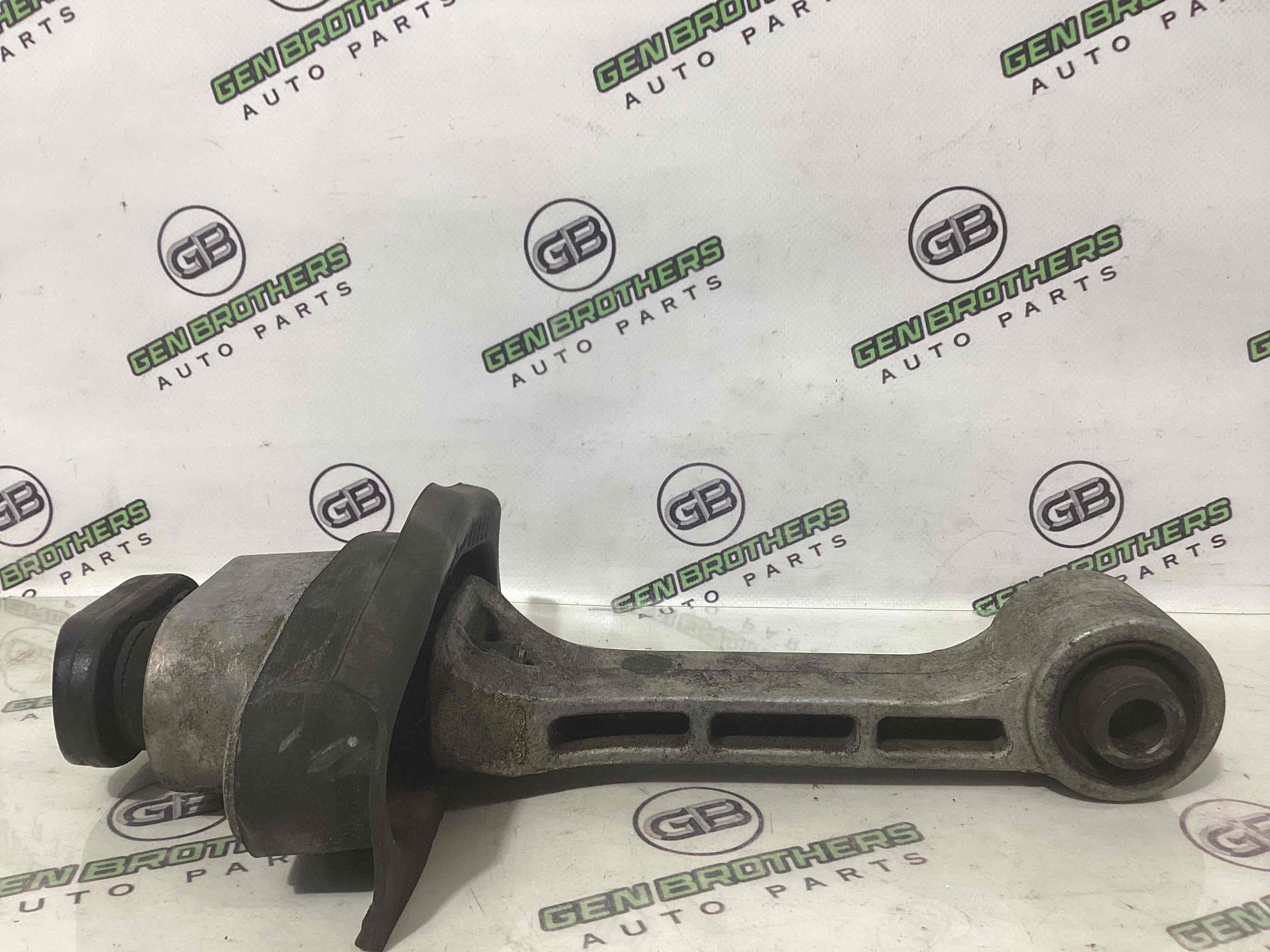 Подушка крепления двигателя