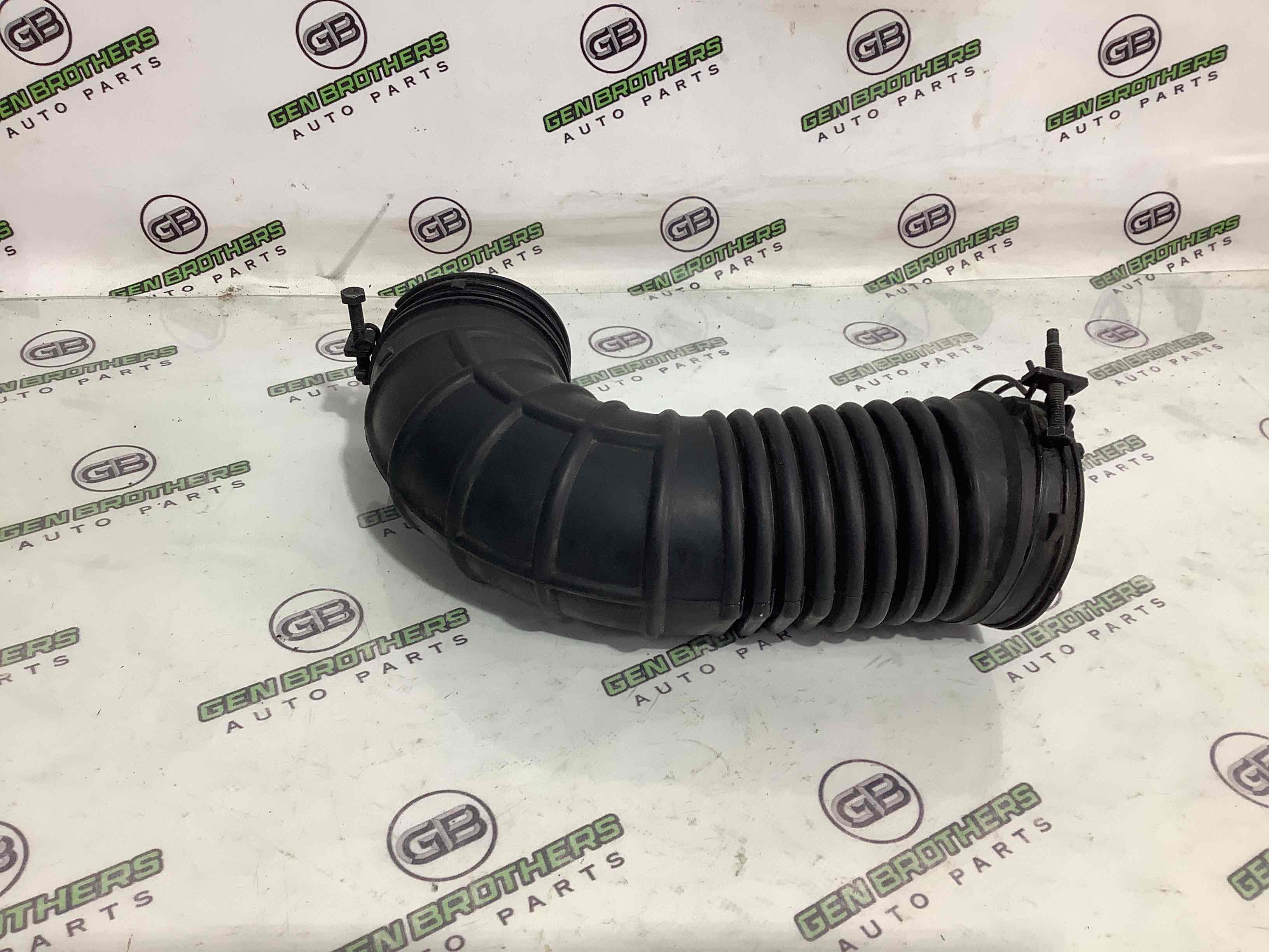 Патрубок воздушного фильтра