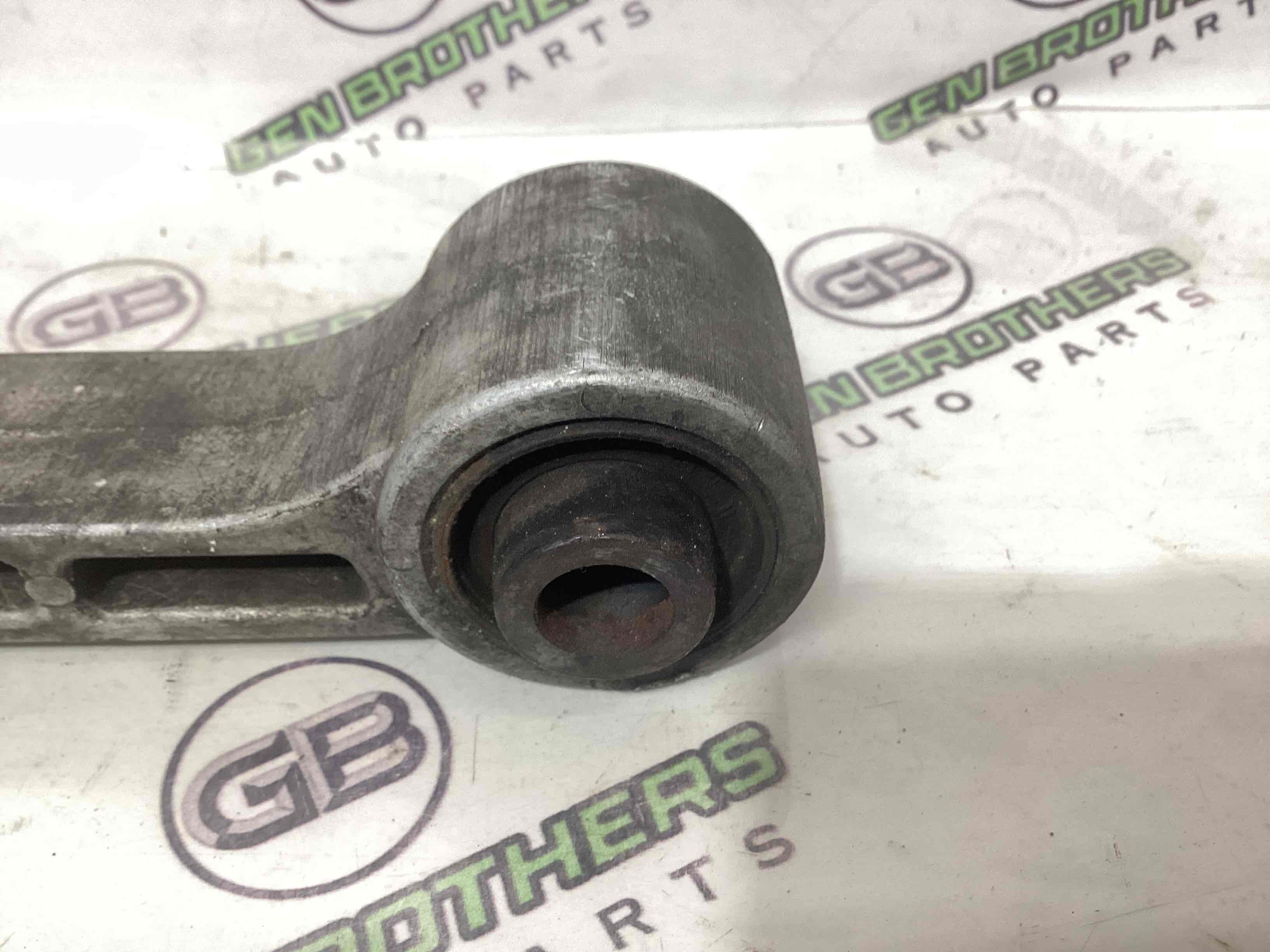 Подушка крепления двигателя