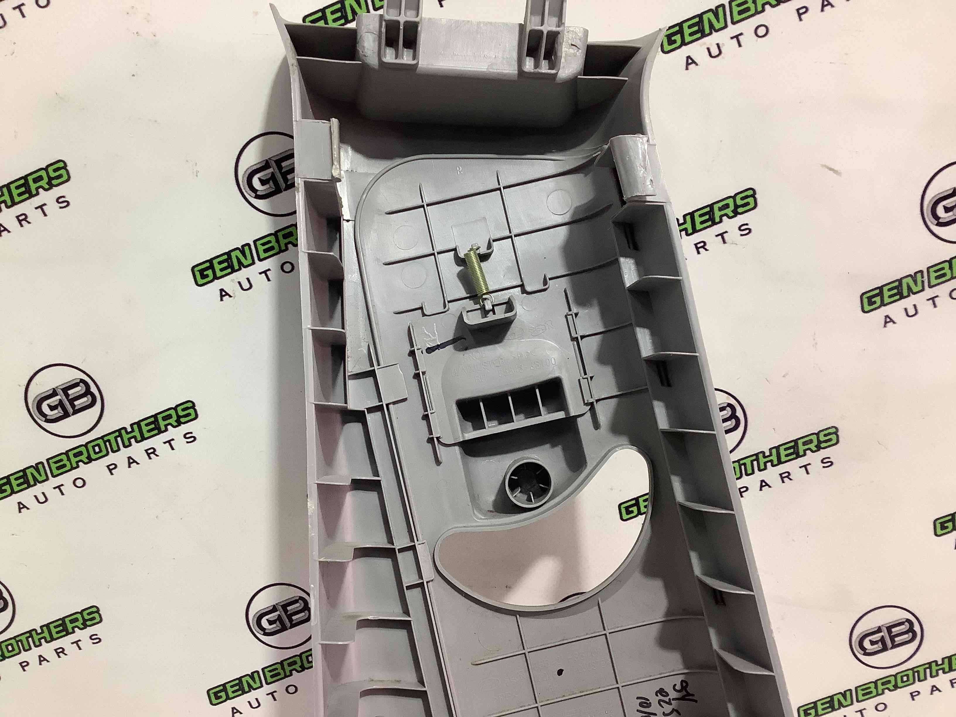 Обшивка центральной стойки правая