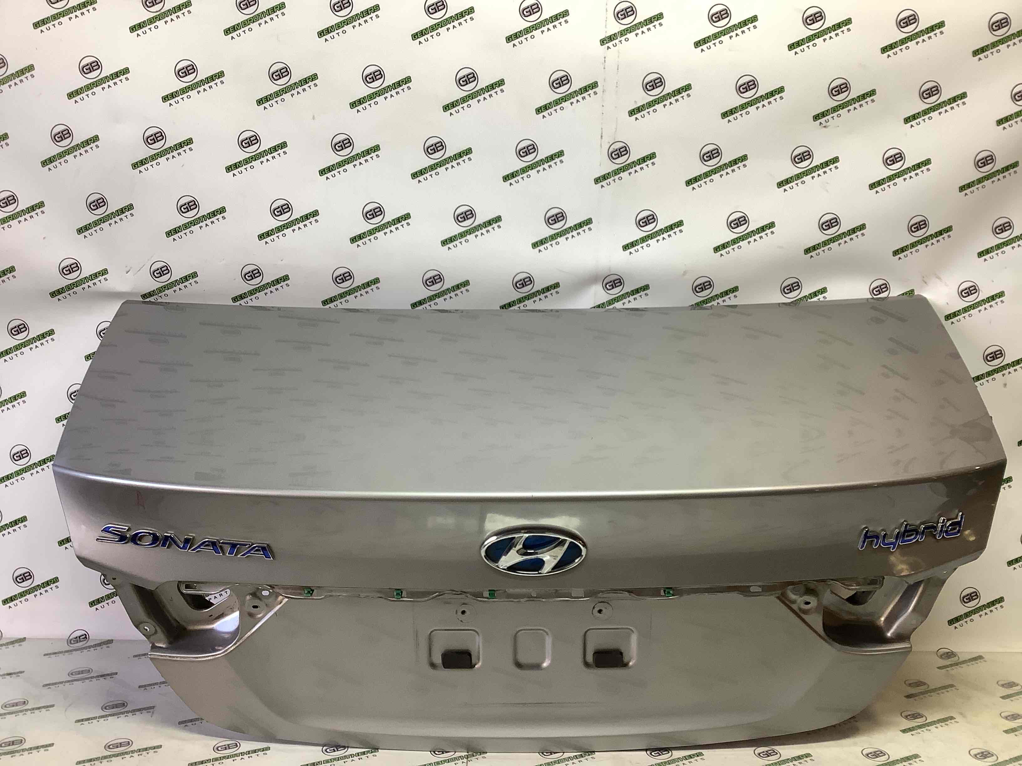 Крышка багажника, дверь багажника