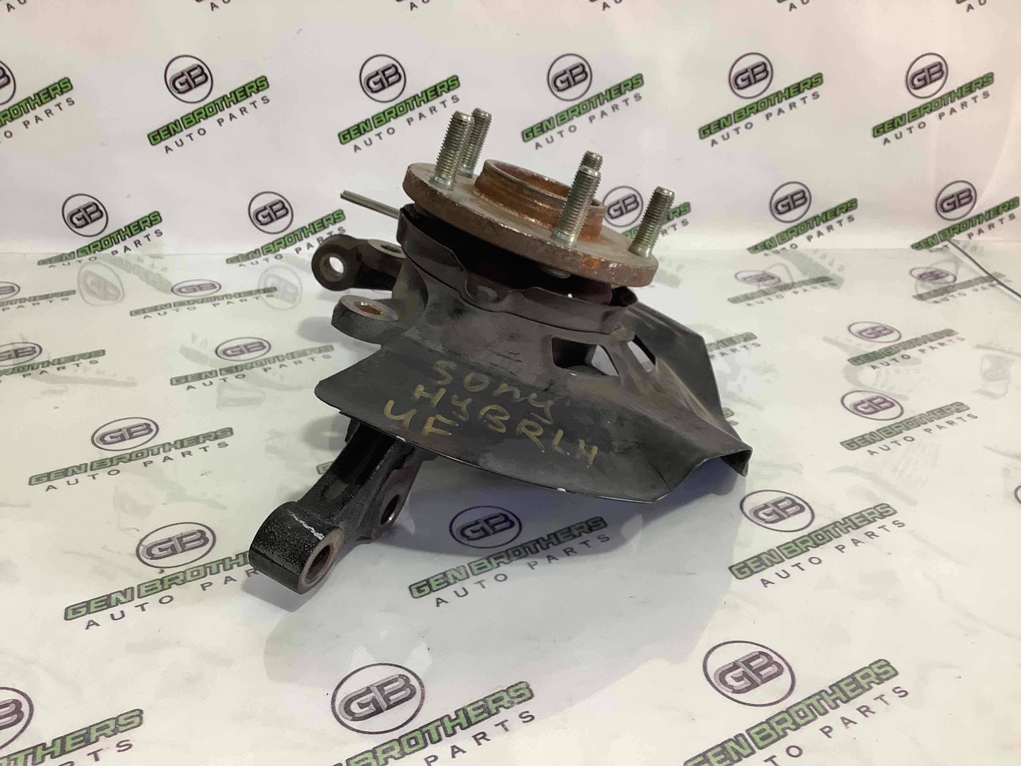 Кулак поворотный левый