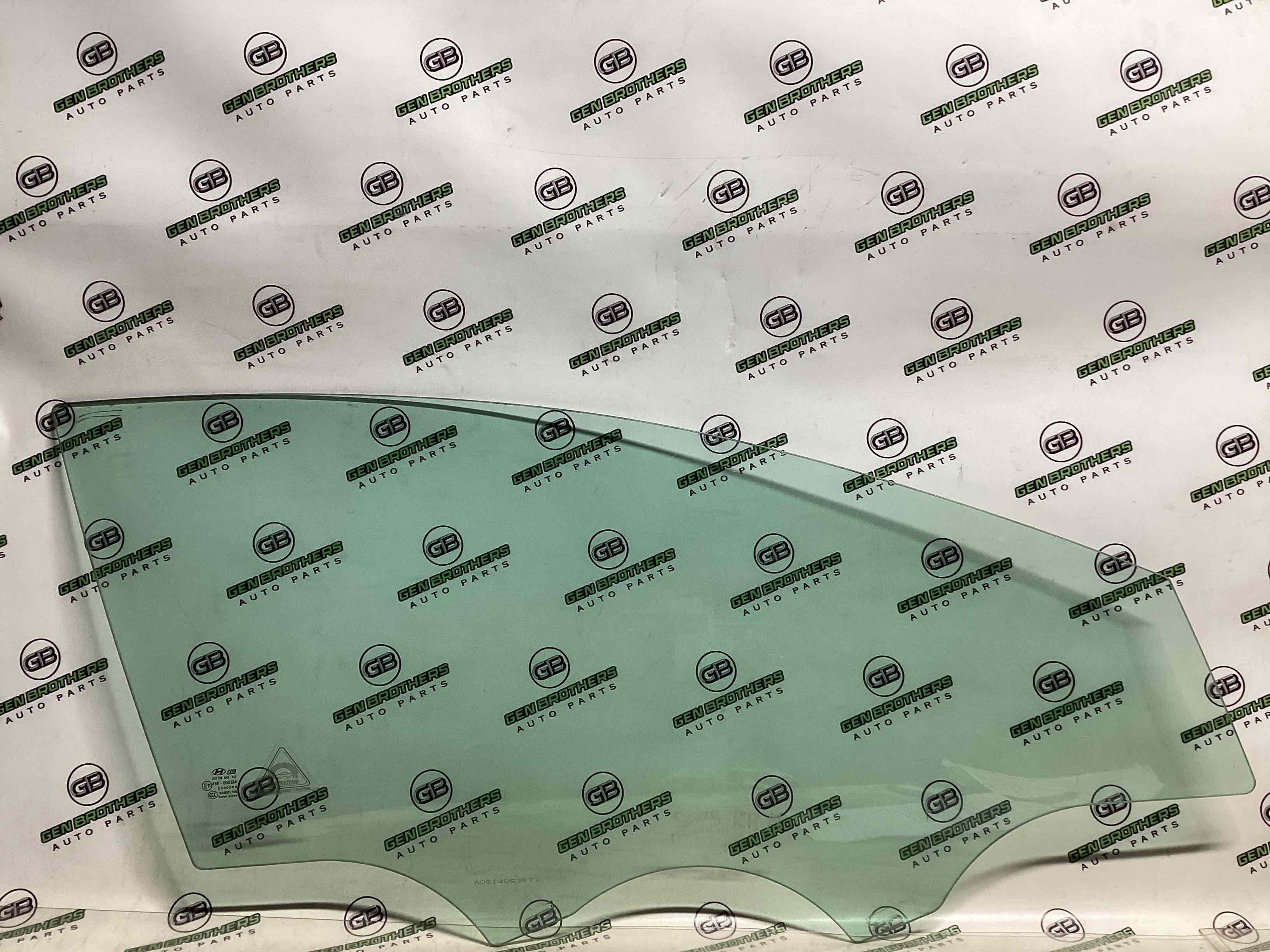 Стекло переднее правое