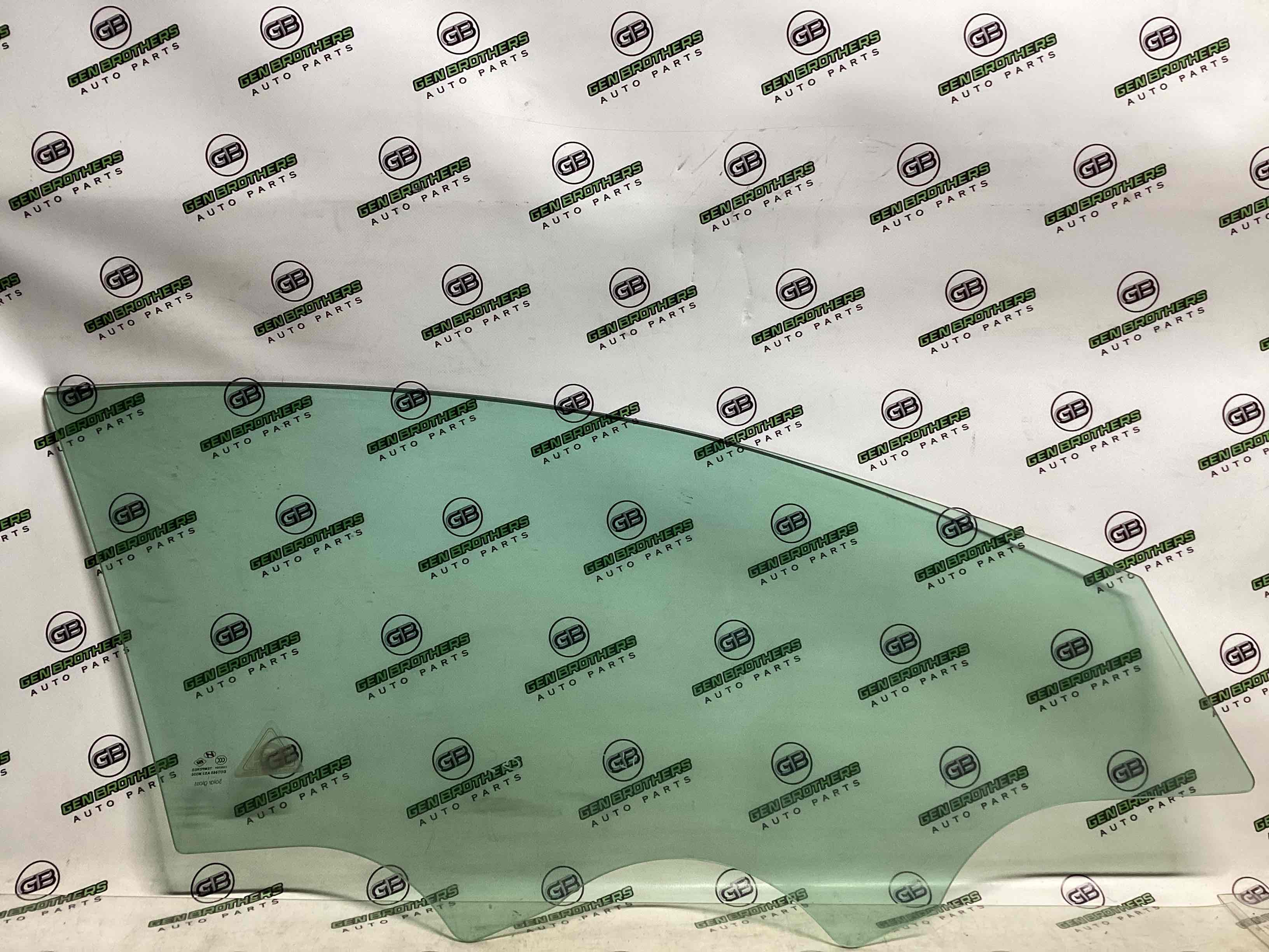 Стекло переднее левое