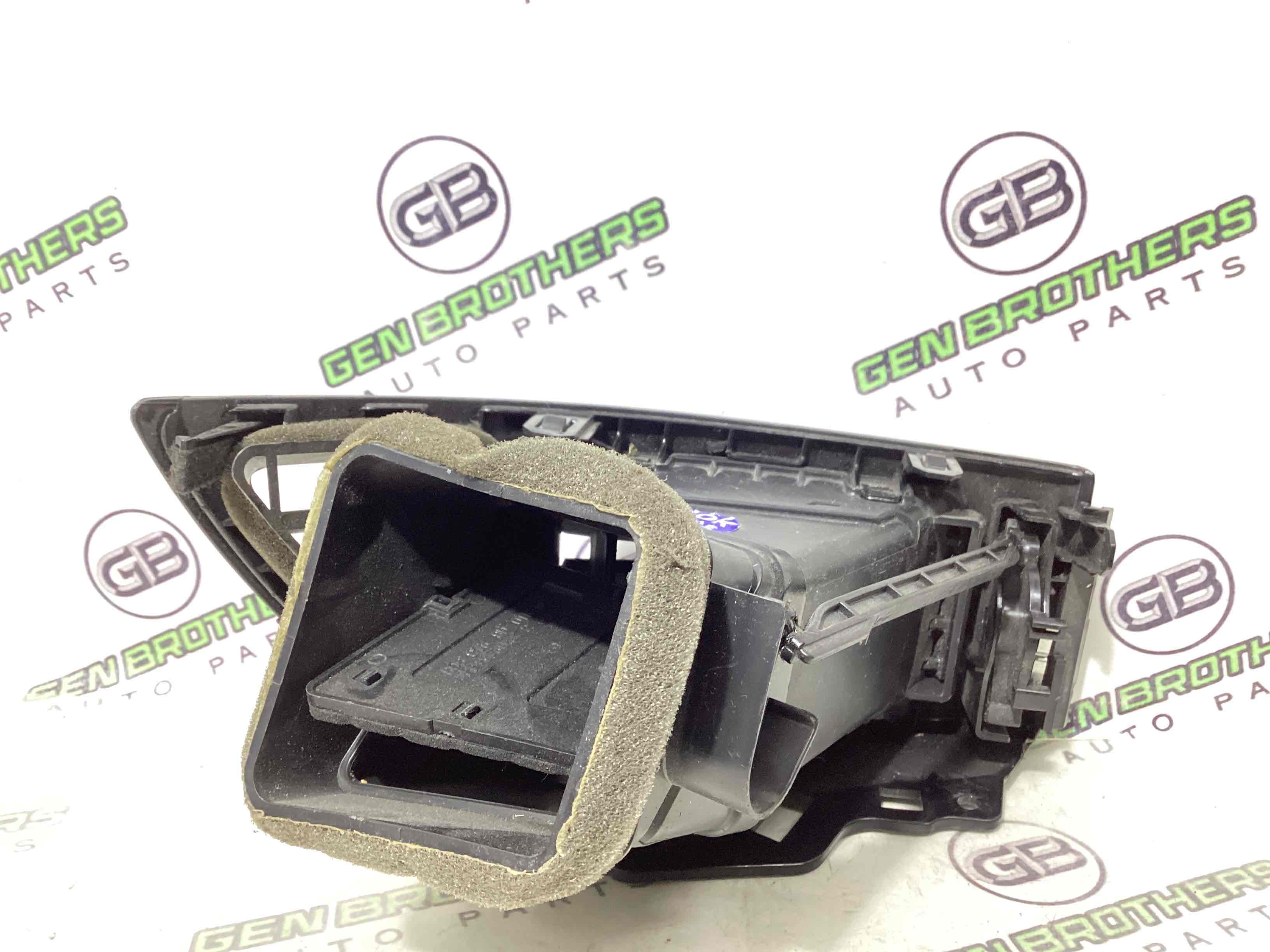 Дефлектор обдува салона