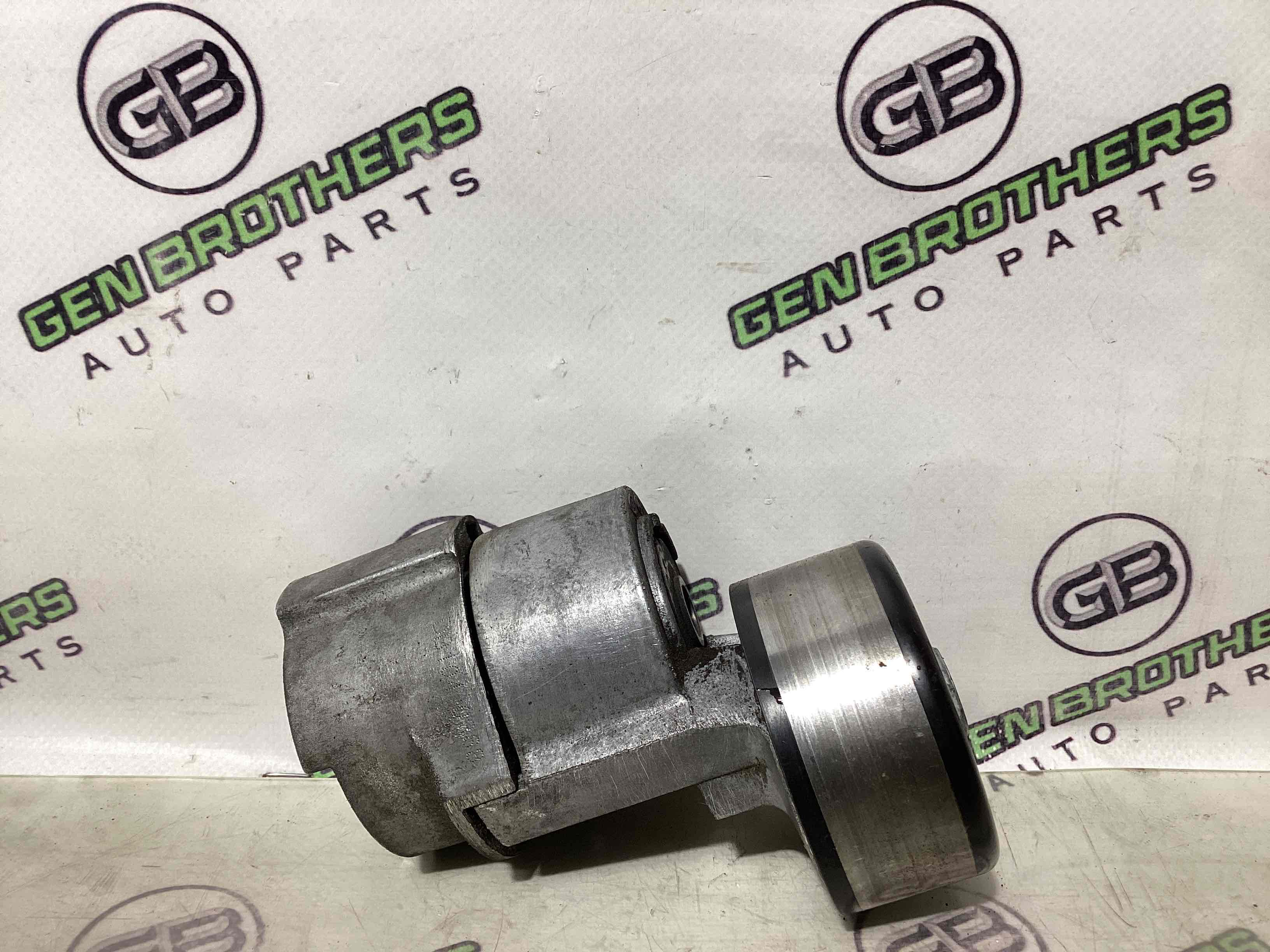 Механизм натяжения ремня, цепи, ролика