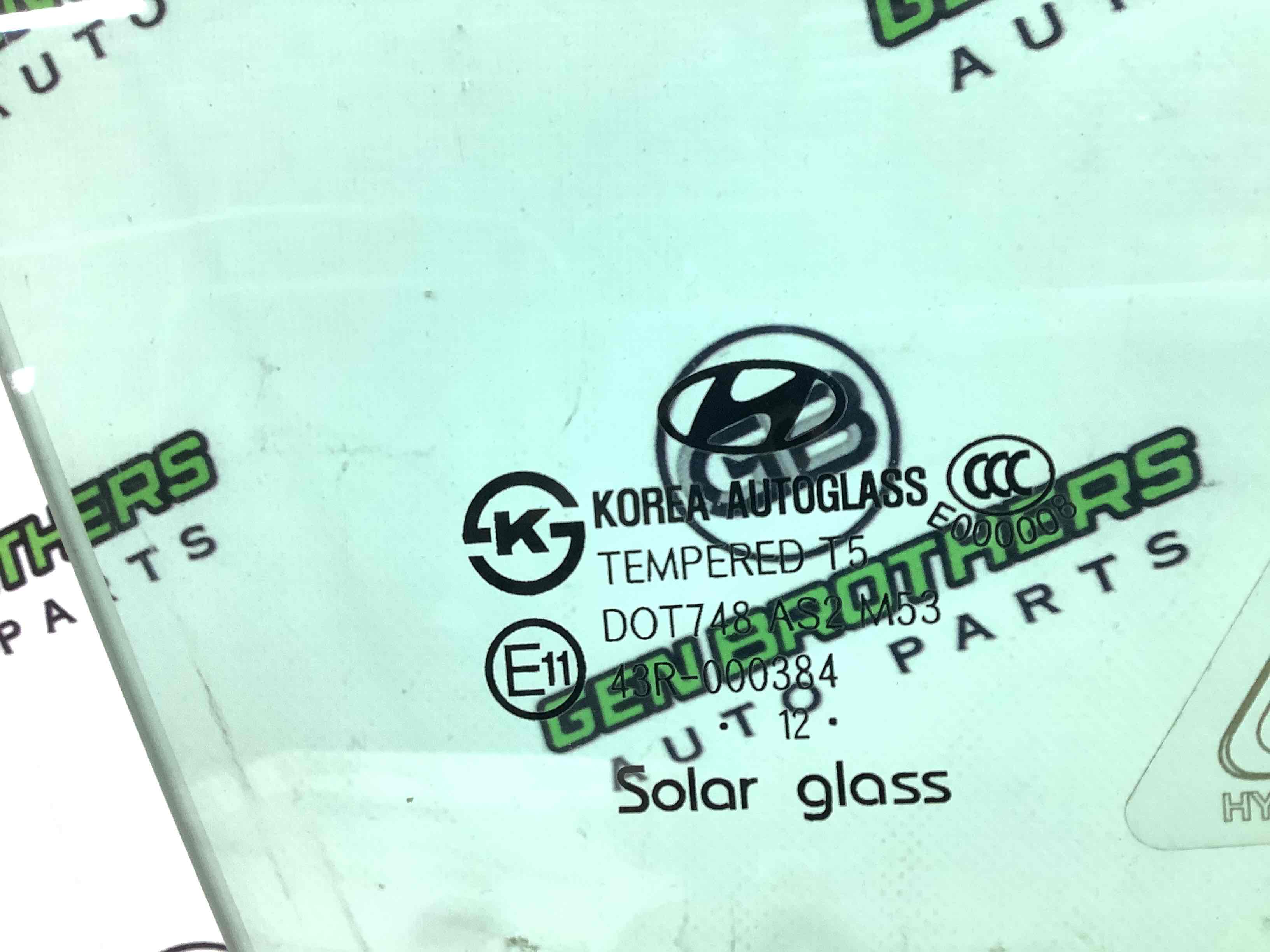 Стекло переднее правое