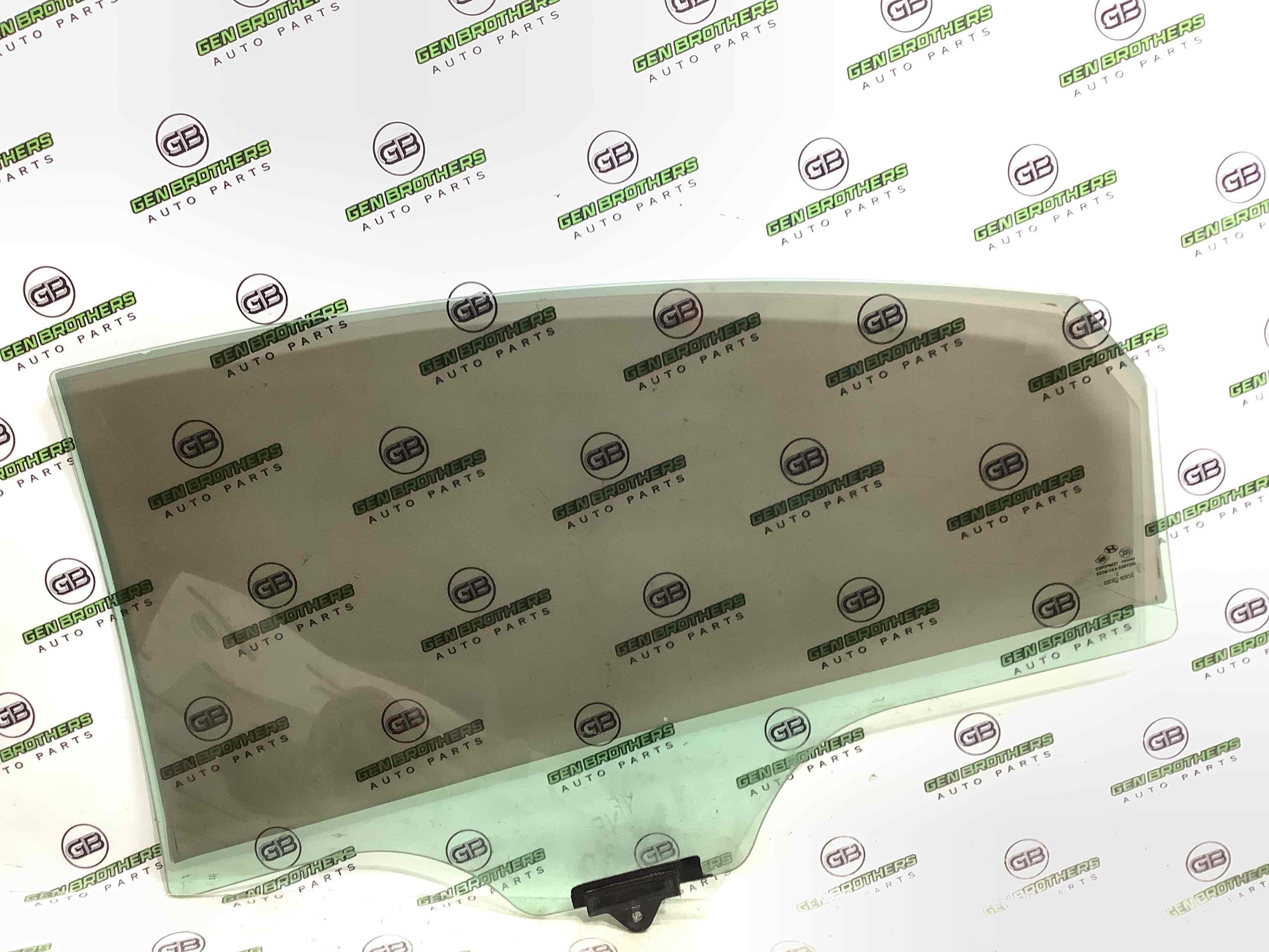 Стекло заднее правое