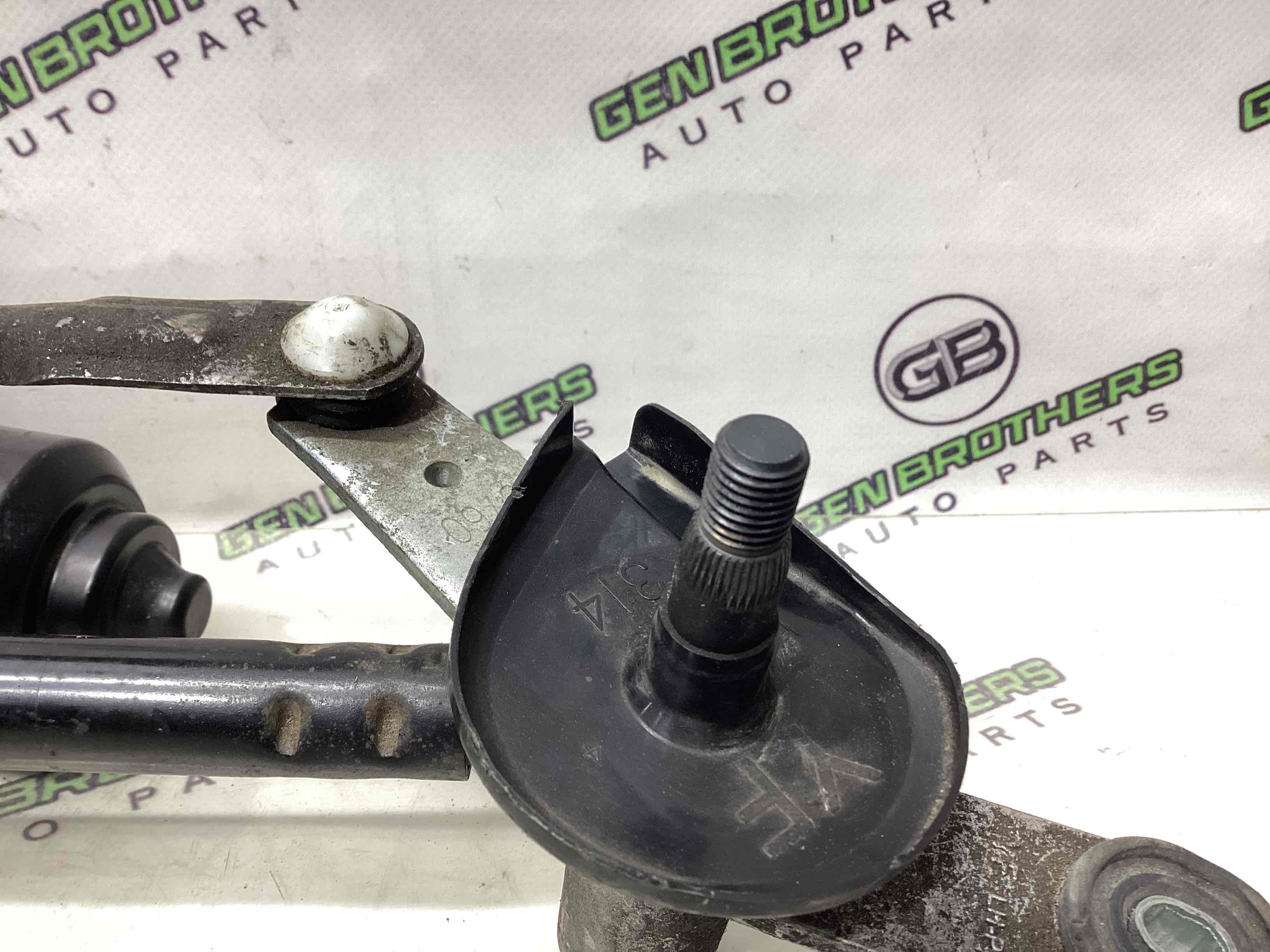 Механизм стеклоочистителя, трапеция дворников