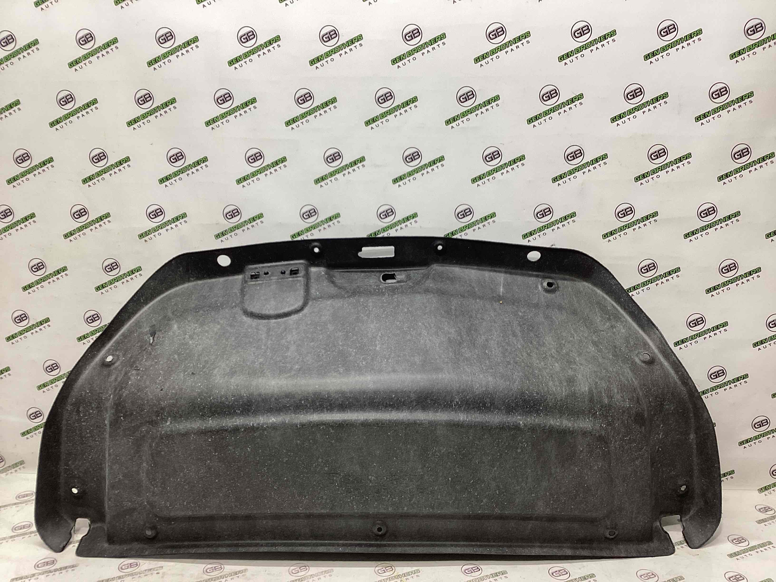 Обшивка крышки багажника