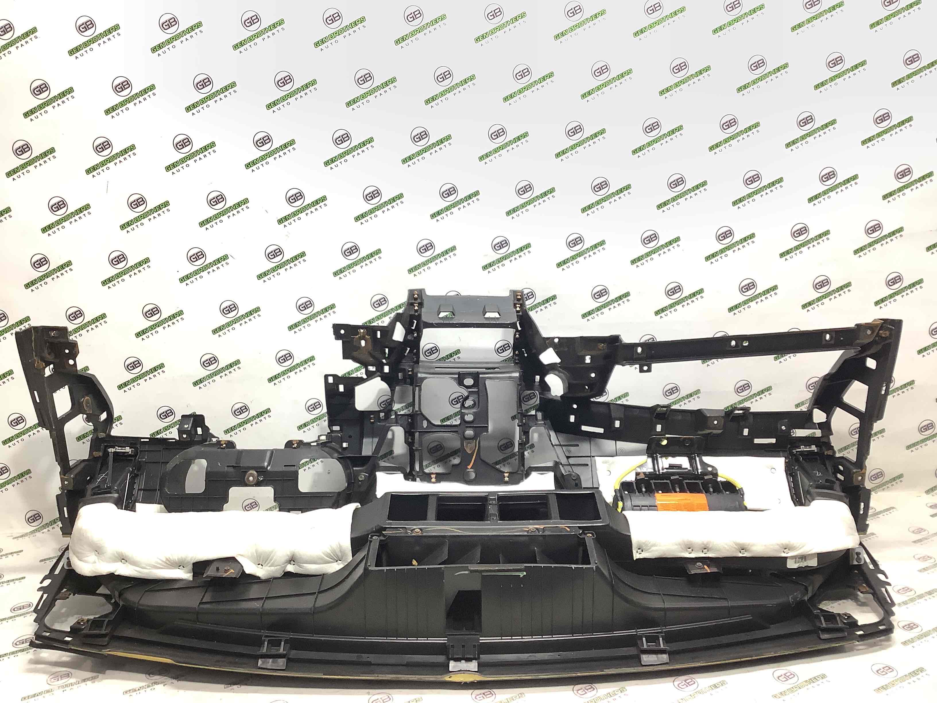 Панель передняя салона торпедо