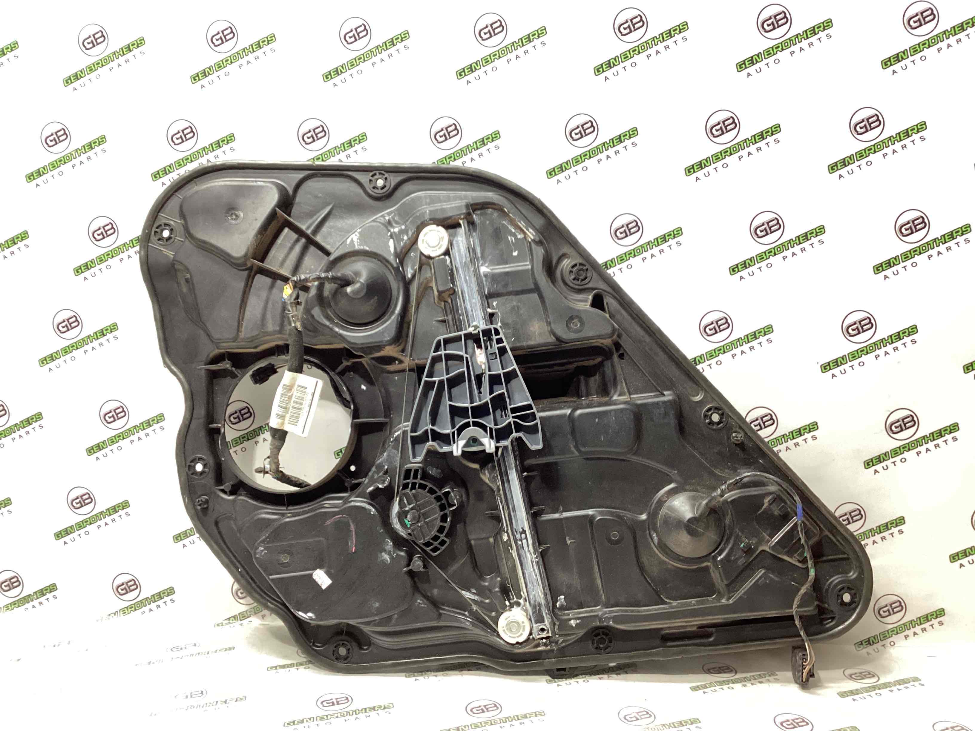 Стеклоподъемник задний правый