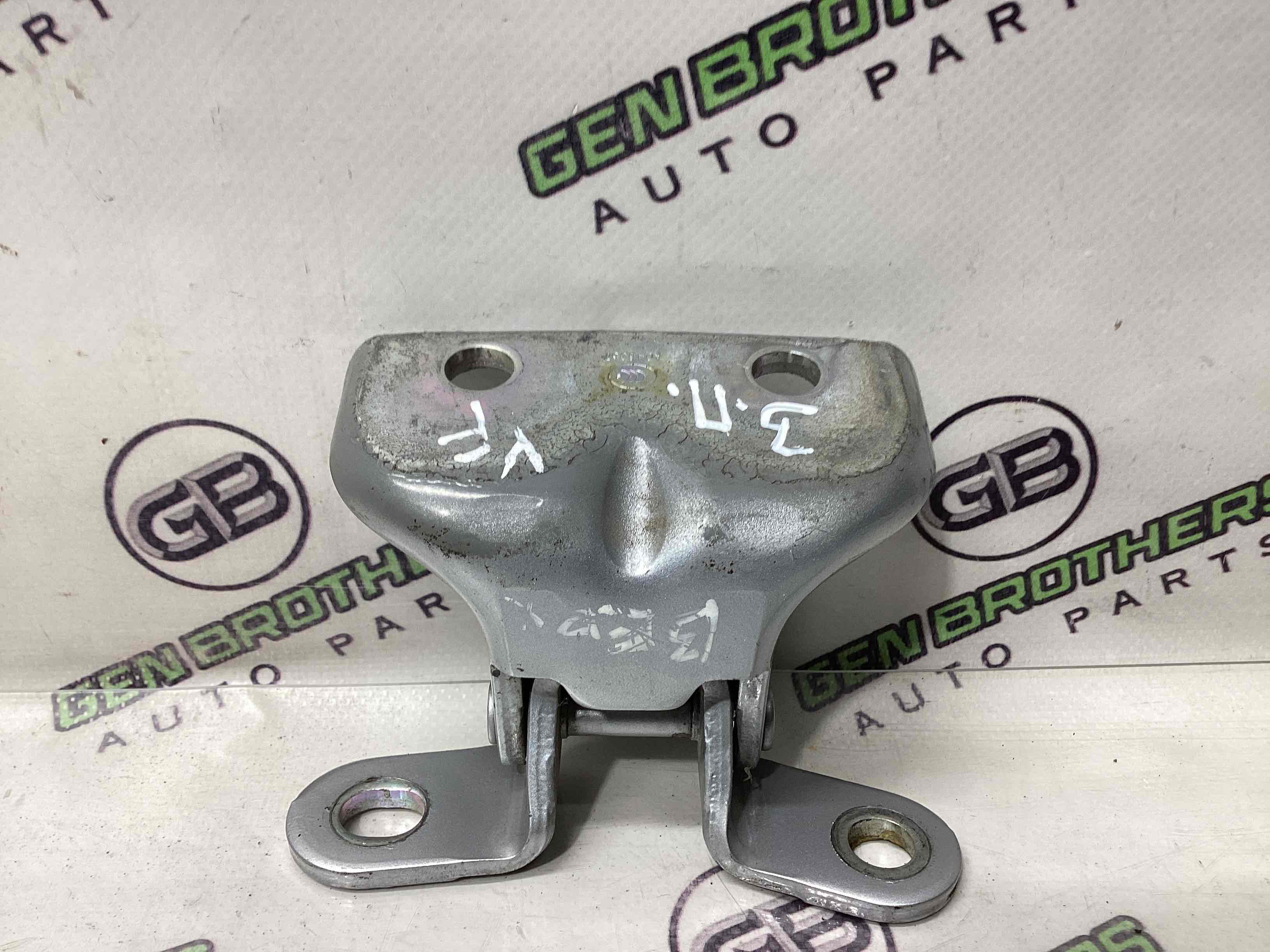 Петля двери, замок двери